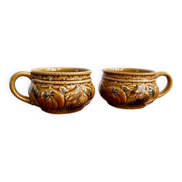 Pair of Japanese Majolica Soup Bowls Featuring Tomatoes and Onions