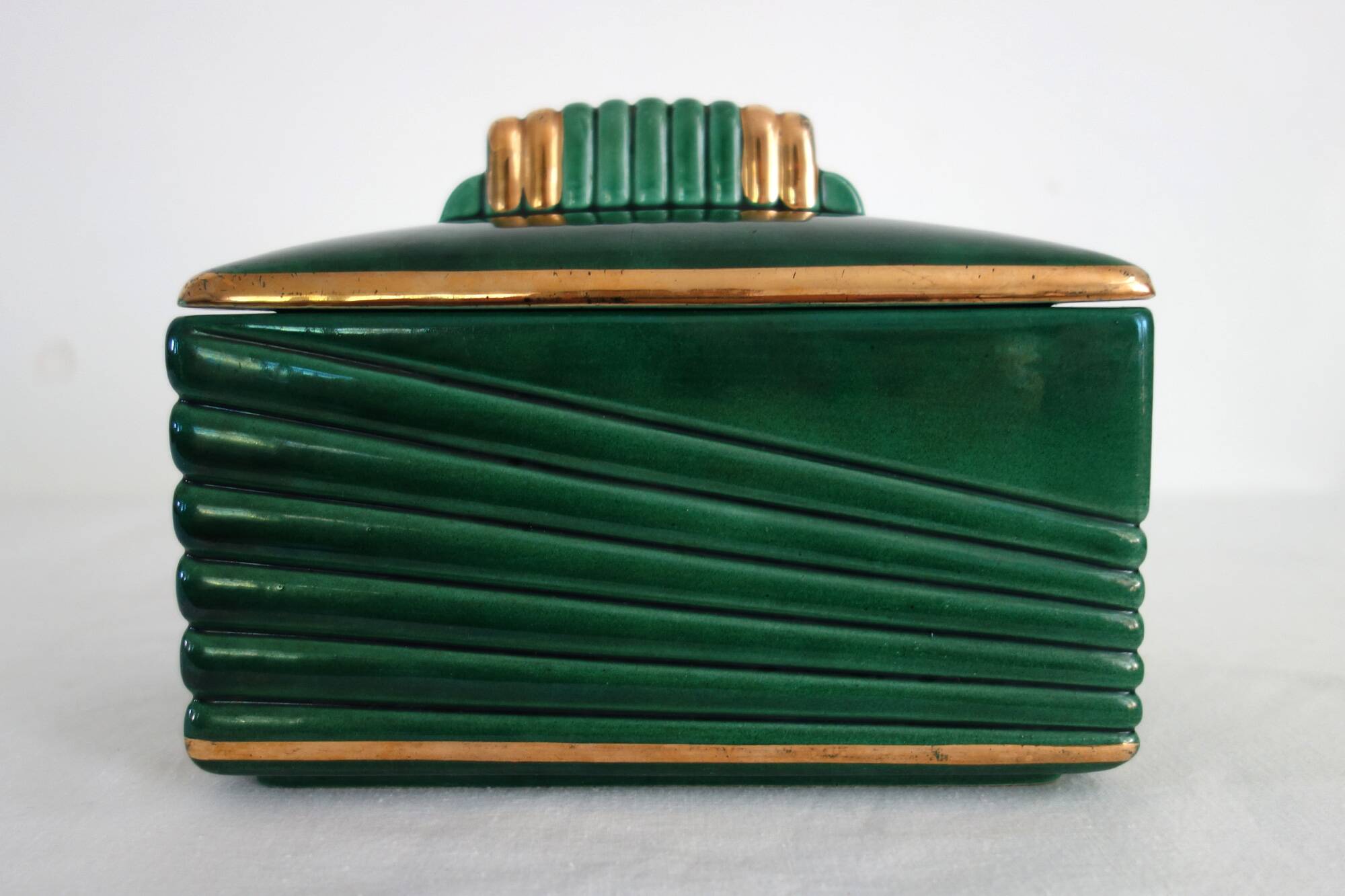 Art deco candy box in green porcelain Letalle, St Clément