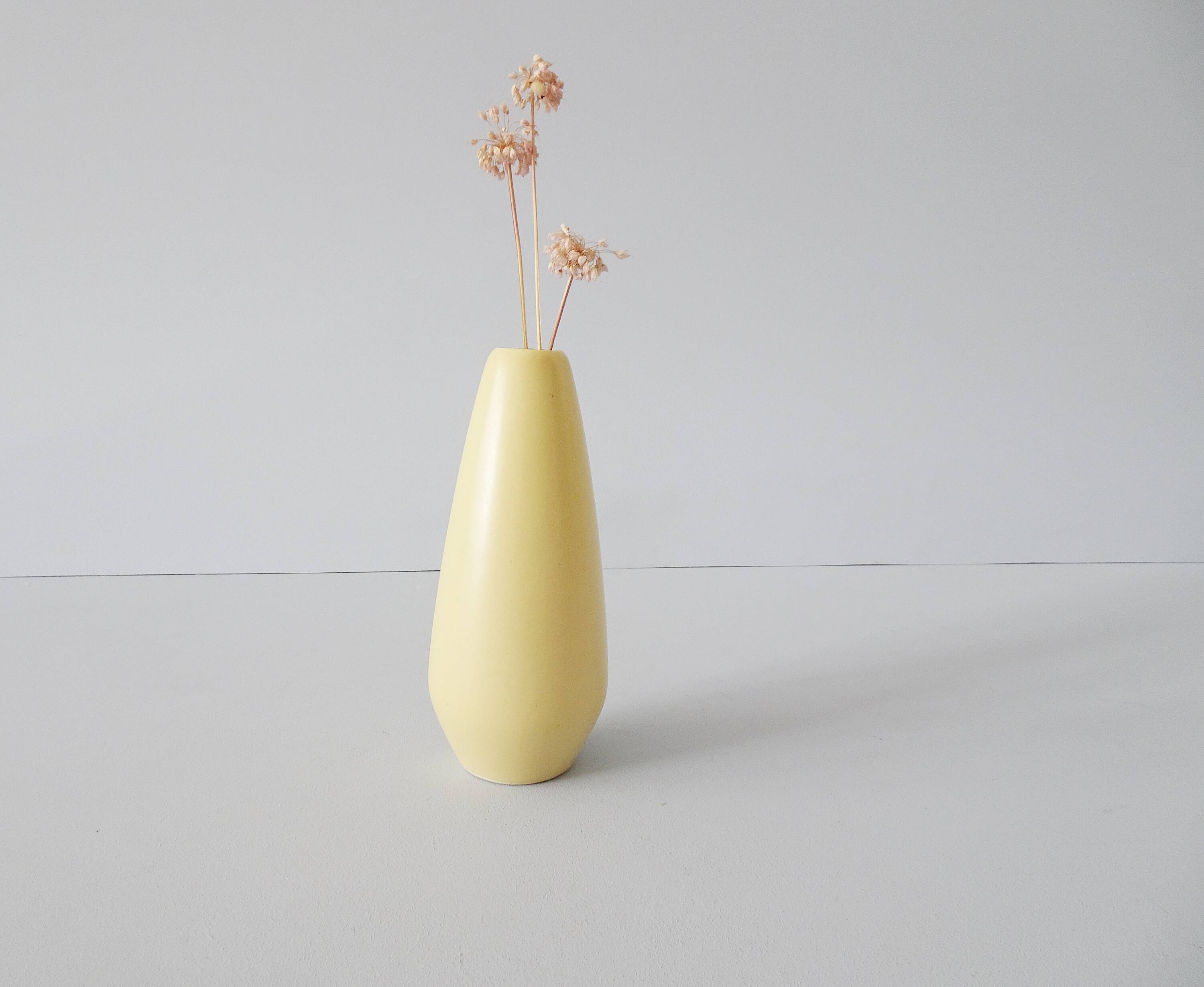 Vase jaune