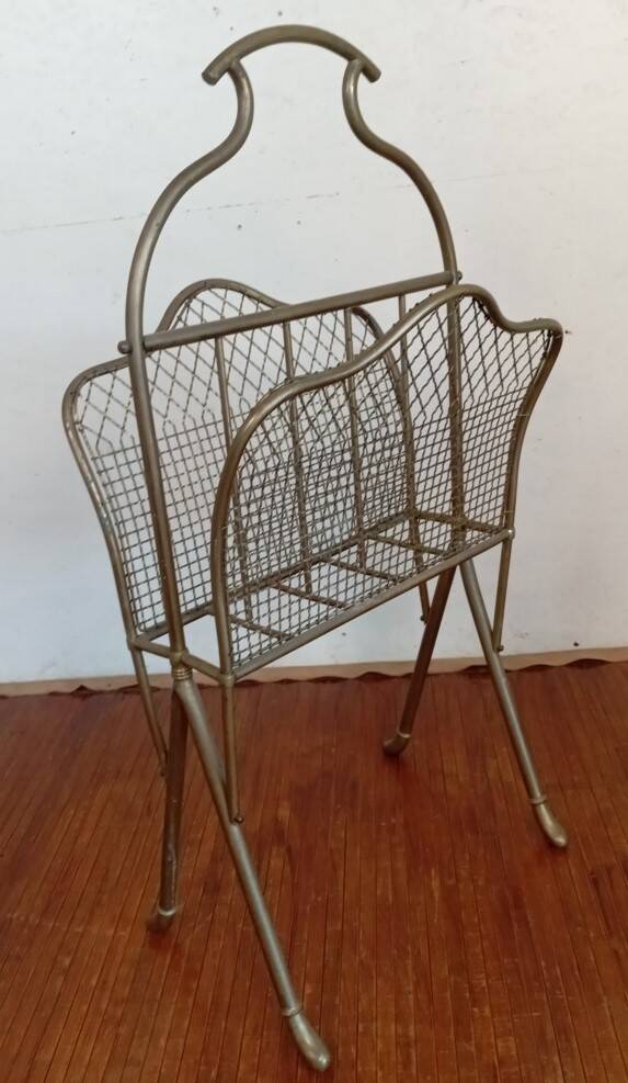 Brass magazine rack in neo-classical style, 20th century.