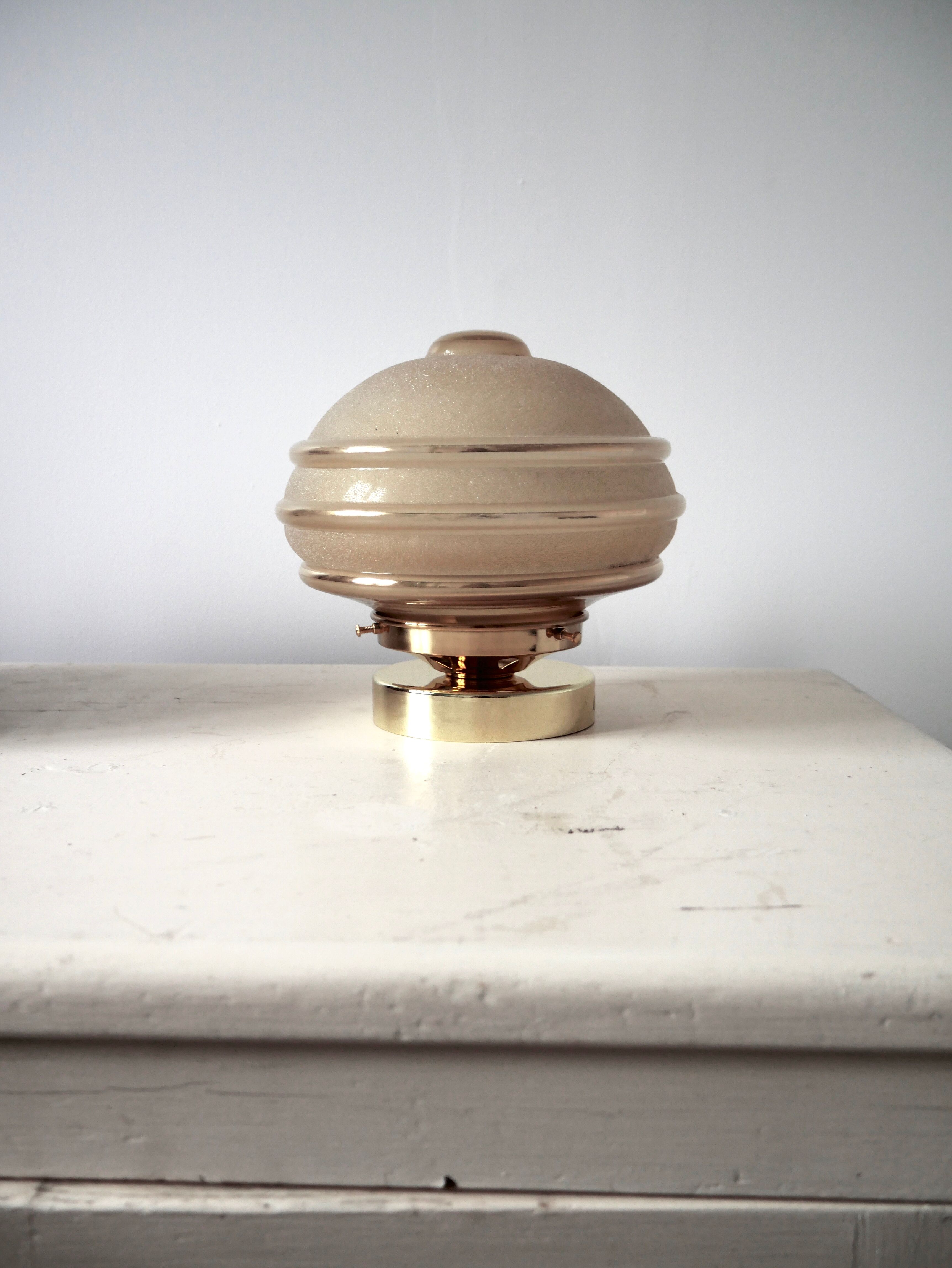 Frosted glass table lamp