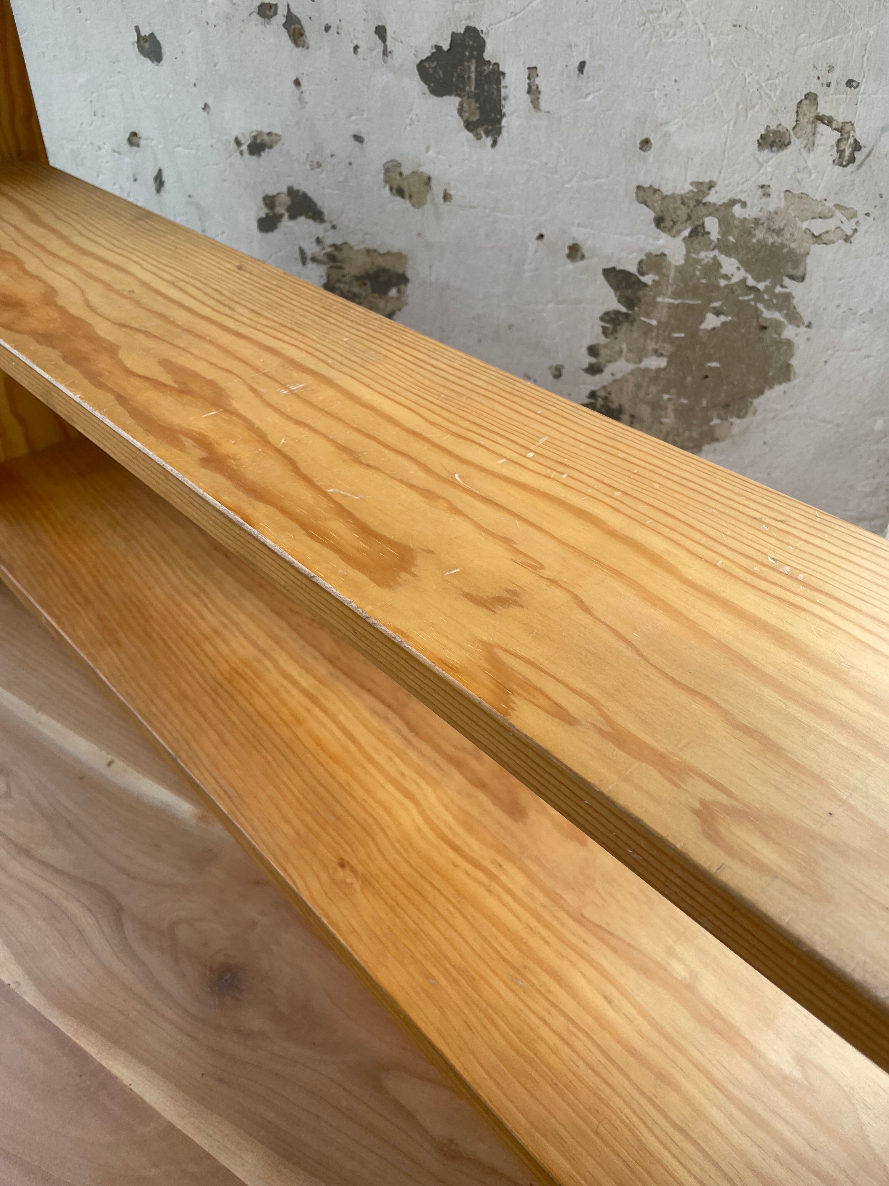 Pine Regain wall shelf