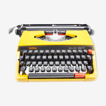Typewriter brother deluxe 262 nine vintage revised with ribbon curry tr