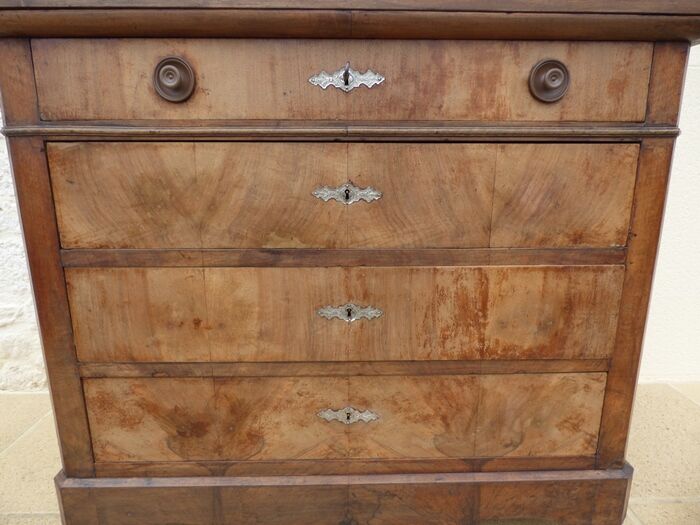 Antique chest of drawers with 4 drawers of Epoque Louis Philippe in solid walnut wood and walnut veneer - Totalme