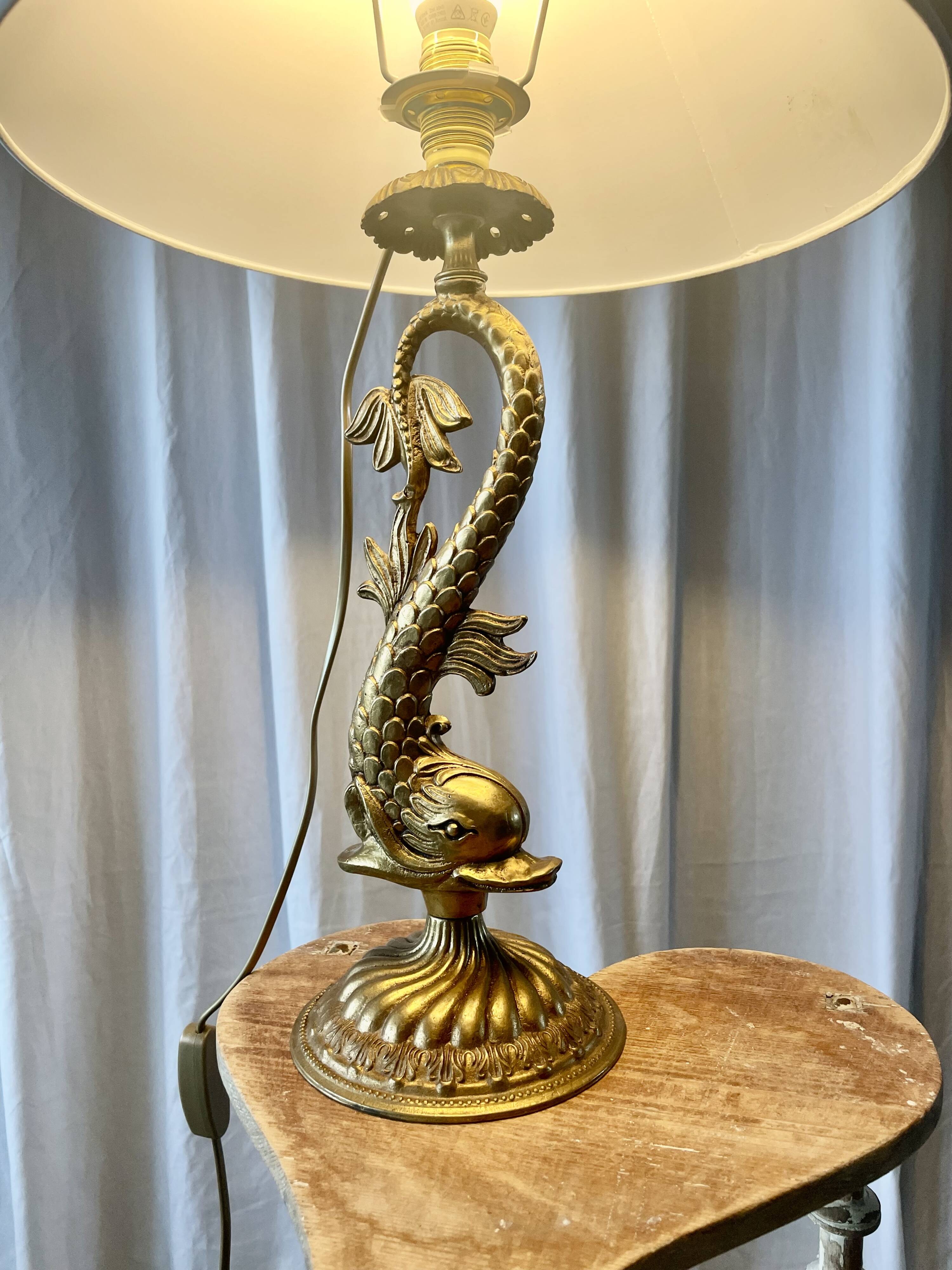 Lampe dauphin en bronze doré style Louis XV