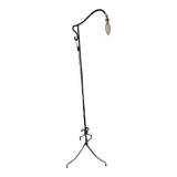 Tripod floor lamp