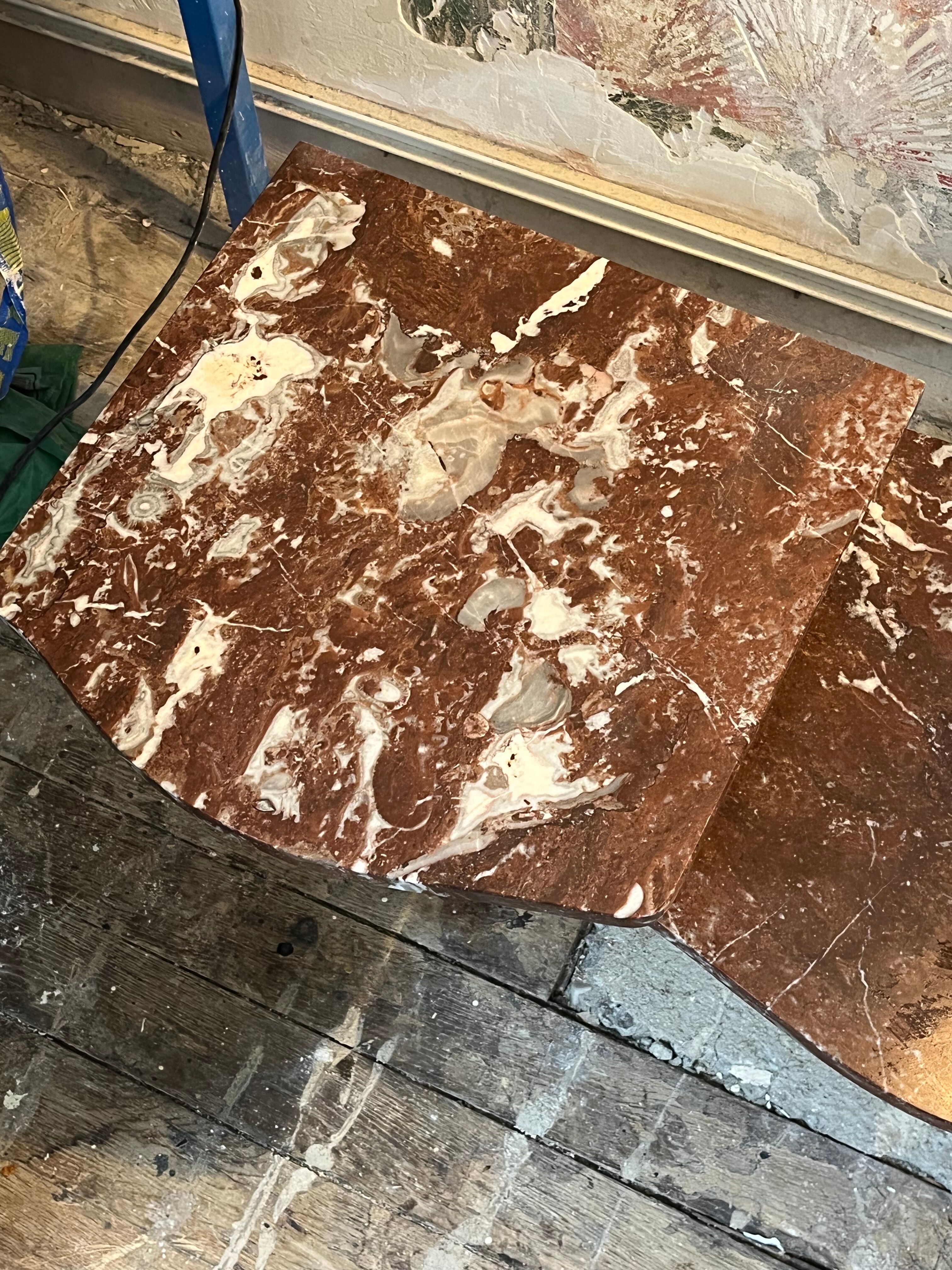 Table double plateau marbre bordeaux et pied acier