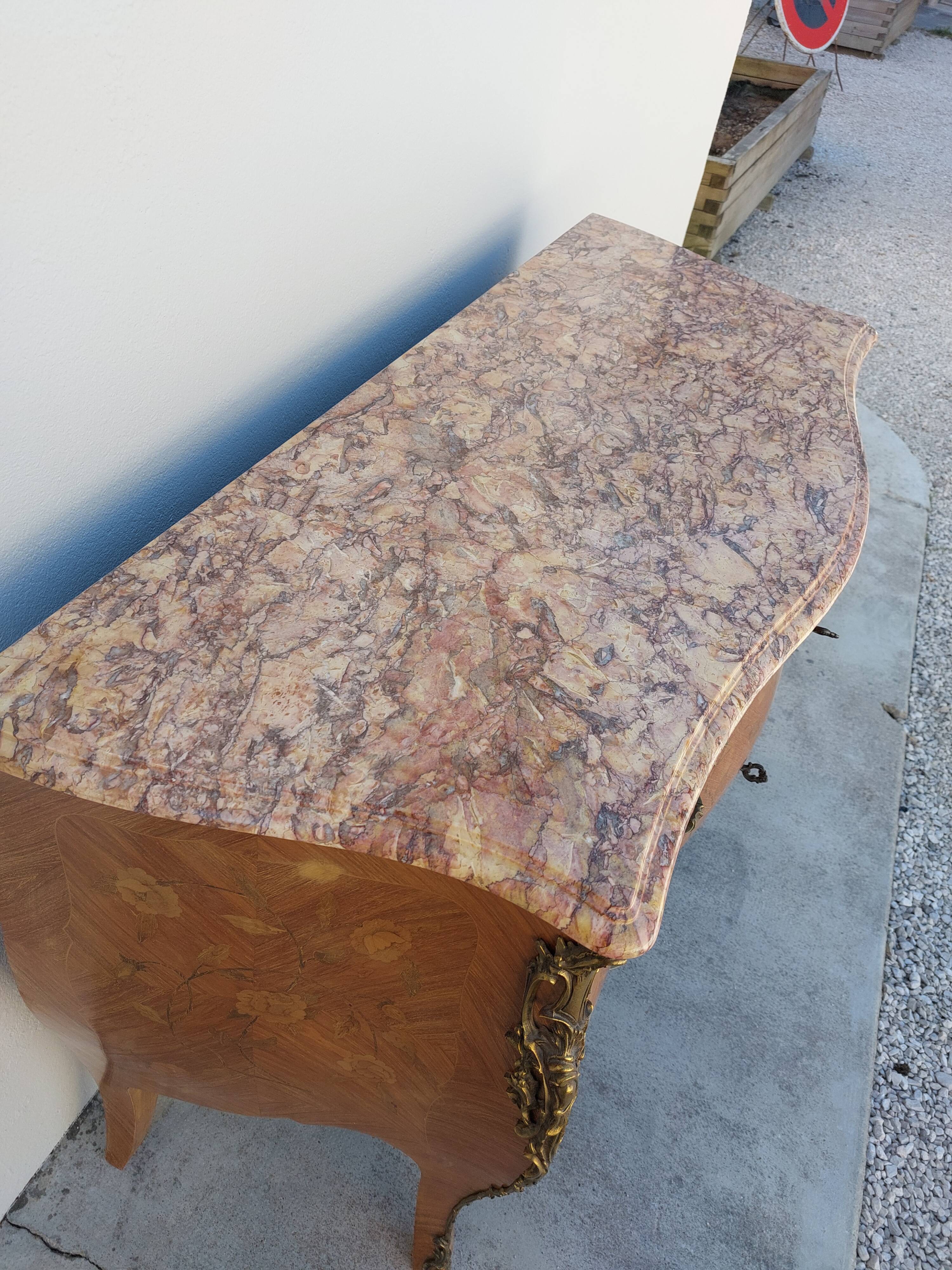 Louis XV chest of drawers in rosewood marquetry