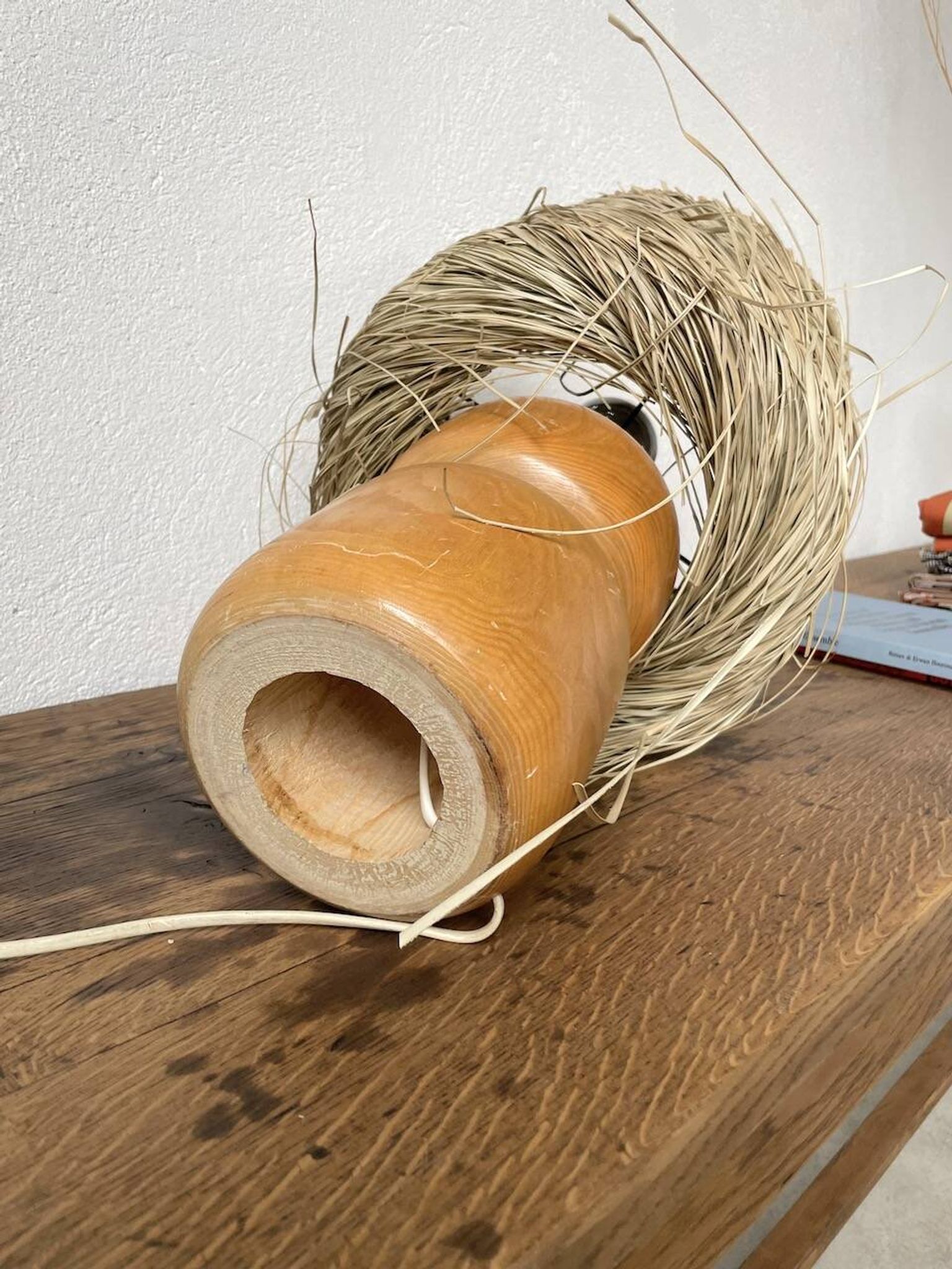 Lampe années 50 bois et paille
