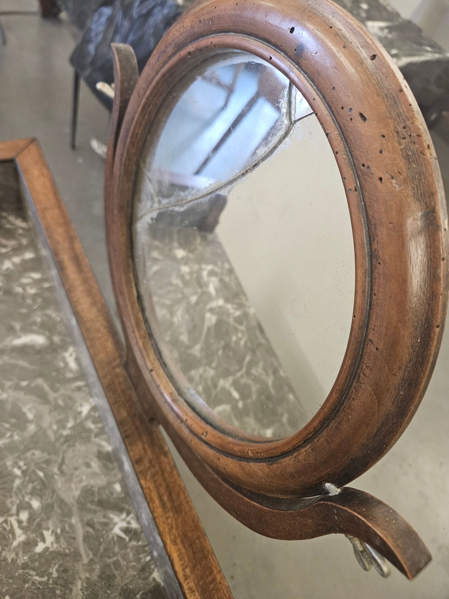 Coiffeuse 1900 ou meuble de toilette