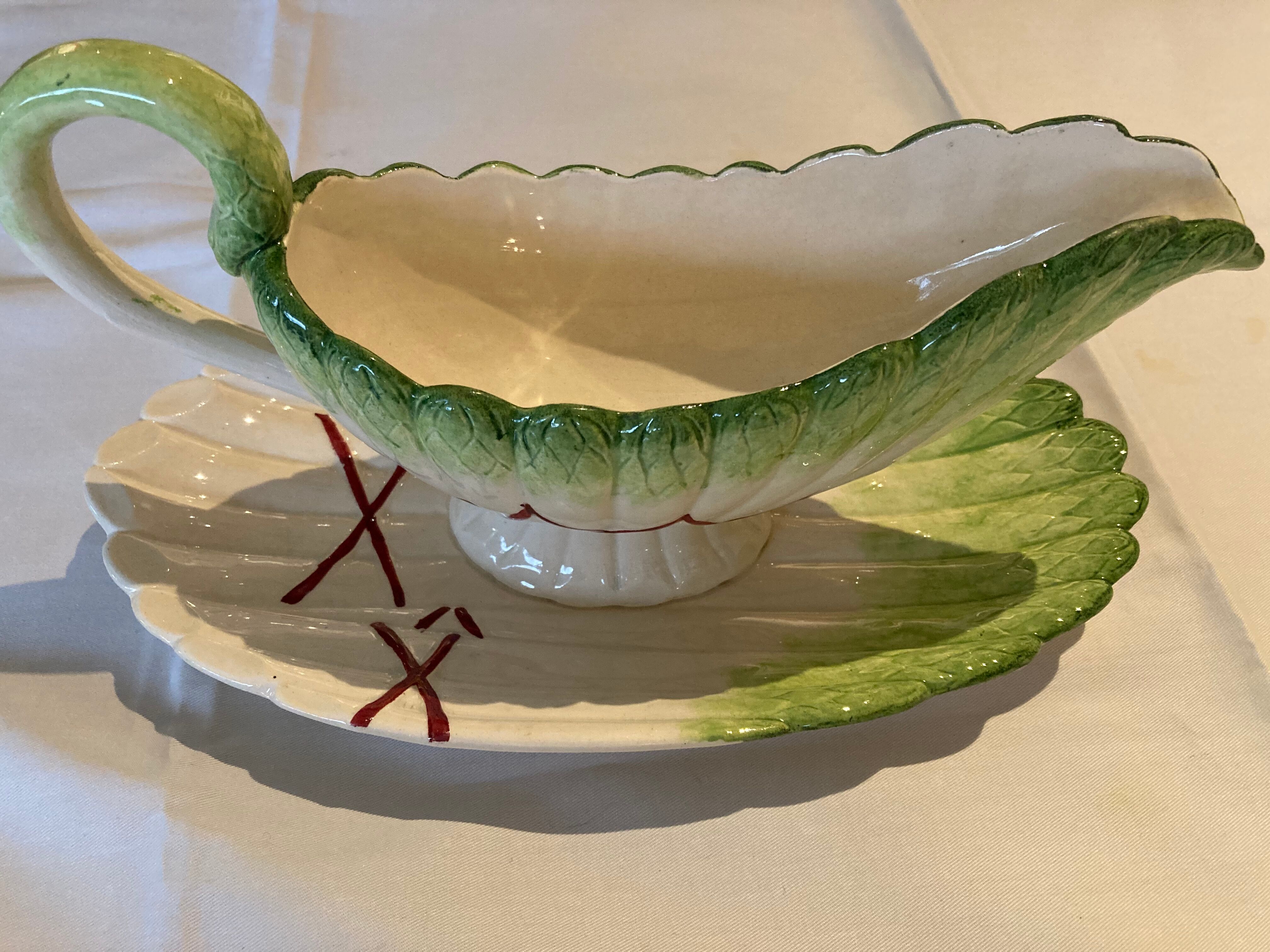 Asparagus gravy boat