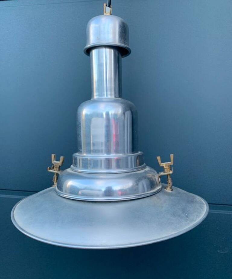 Industrial style aluminum suspension