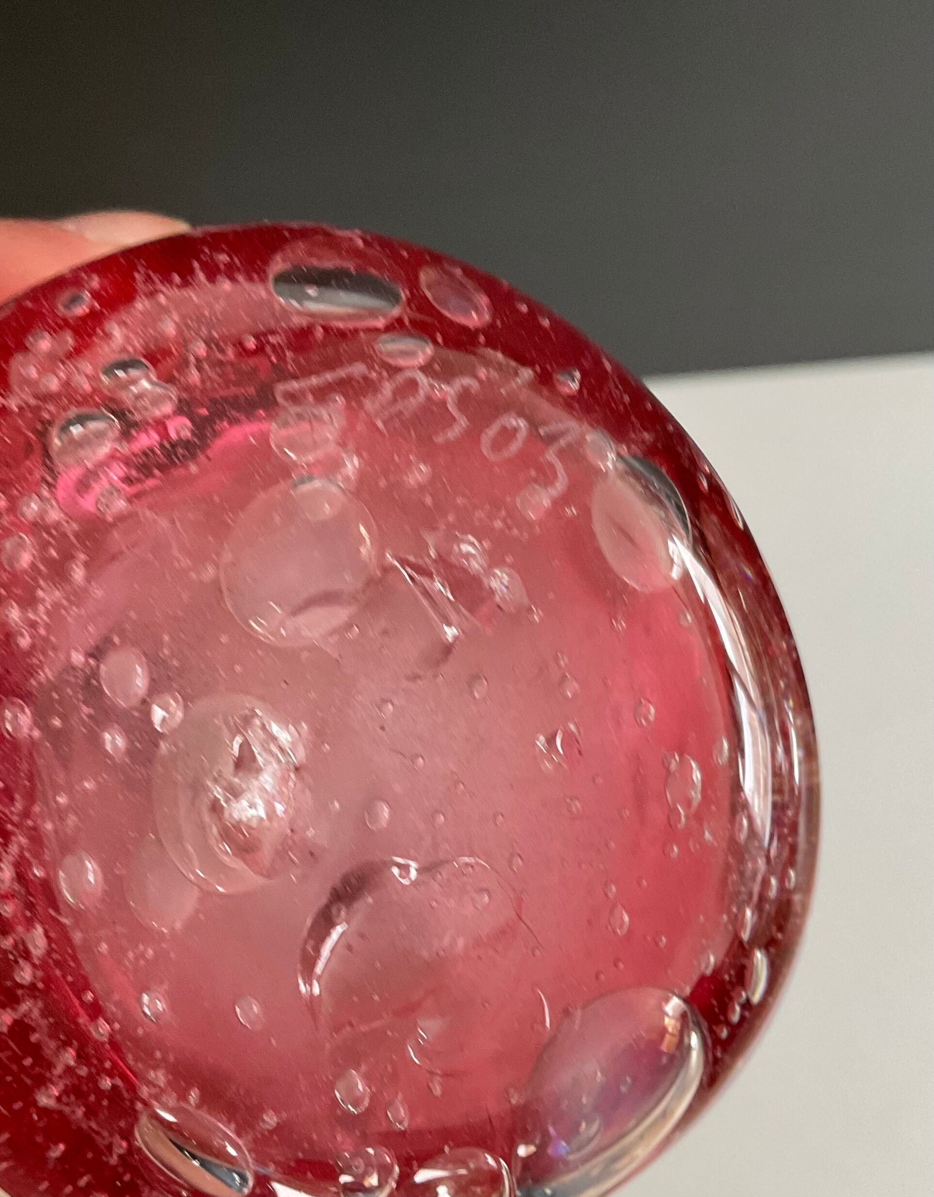 Vintage vase signed in bubble glass.