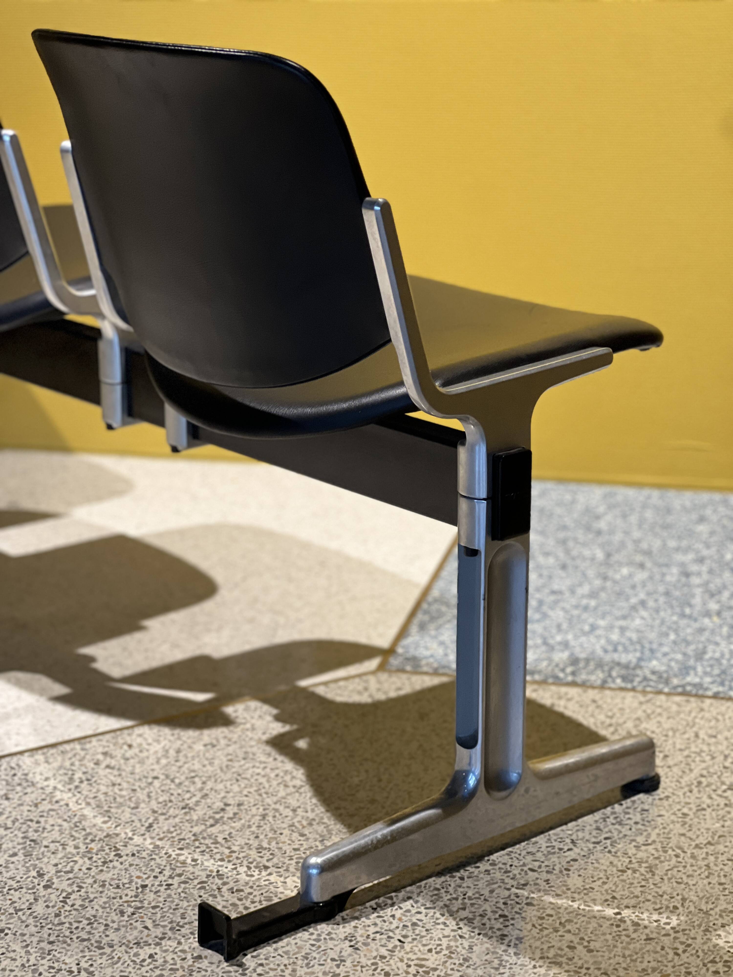 Castelli Bench By Giancarlo Piretti, Italy, 1970's
