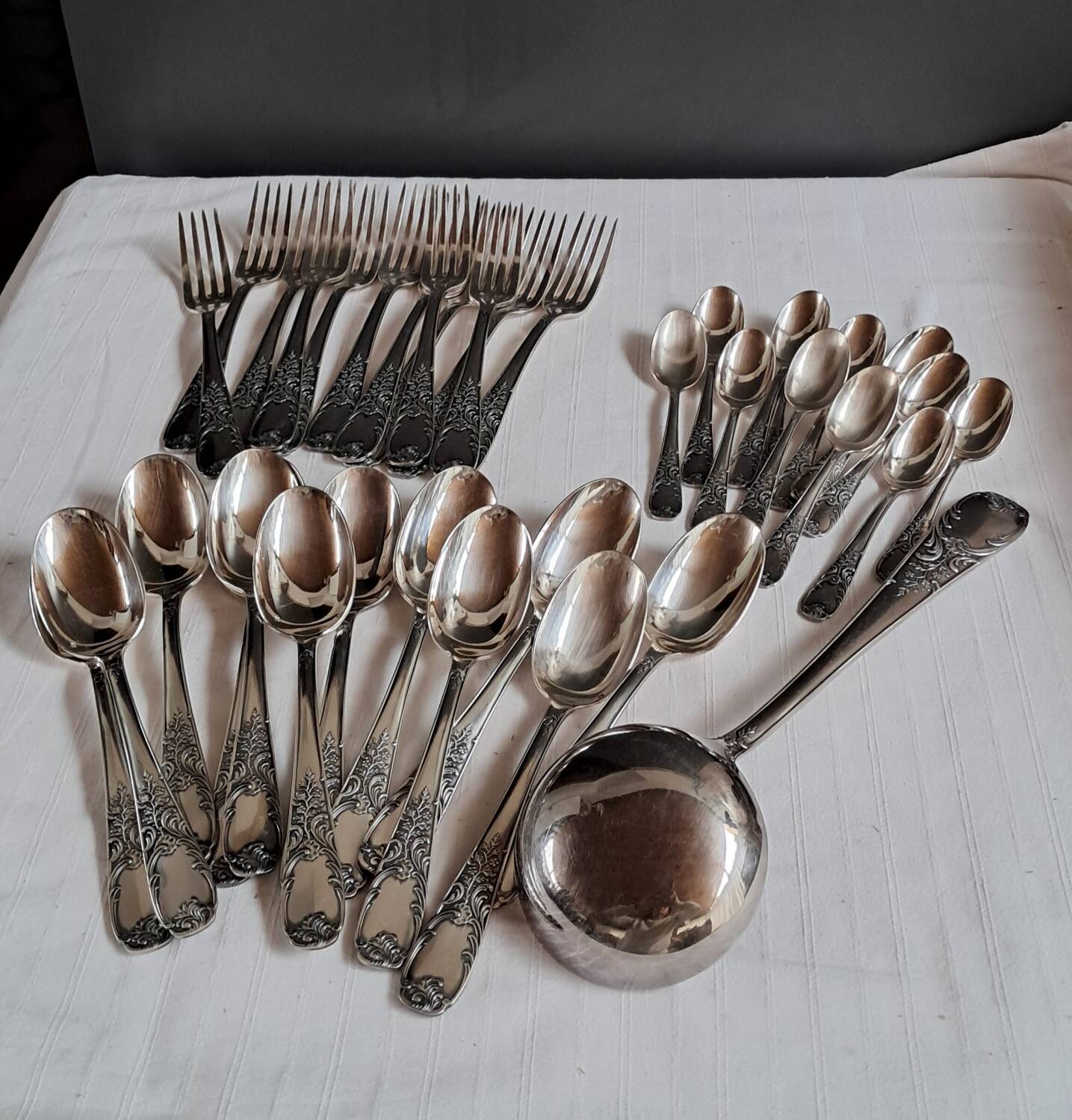 64-piece cutlery set Alfenide