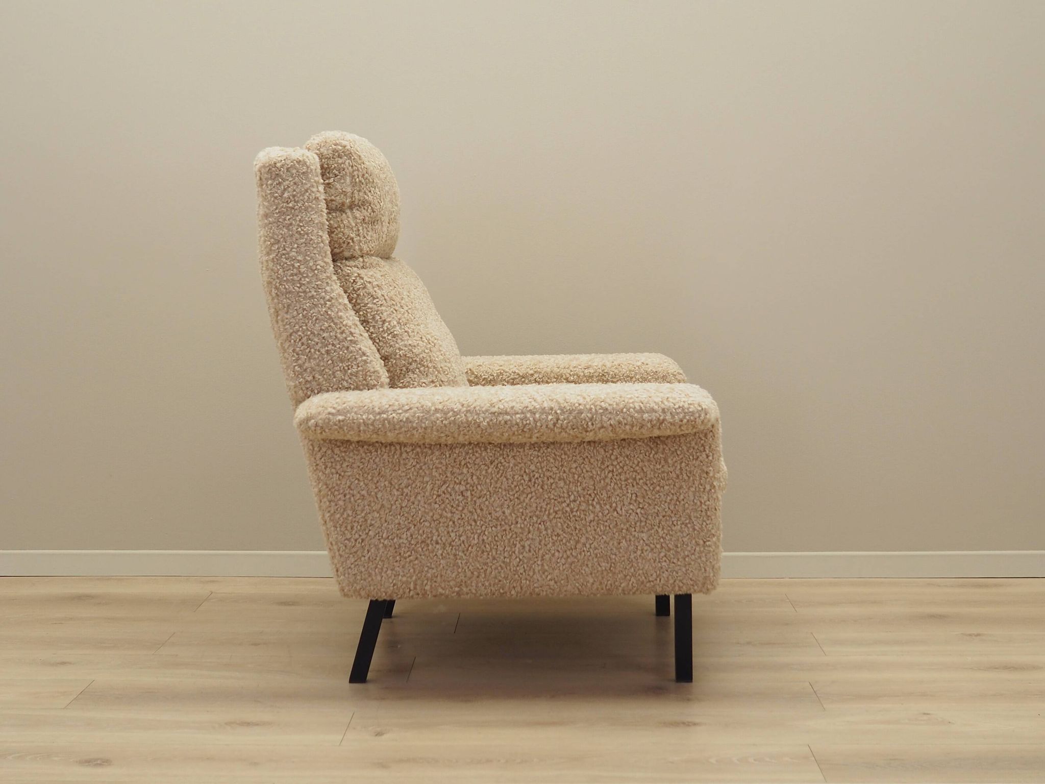 Fauteuil beige, design danois, années 1960, designer : Arne Vodder, éditeur : Fritz Hansen