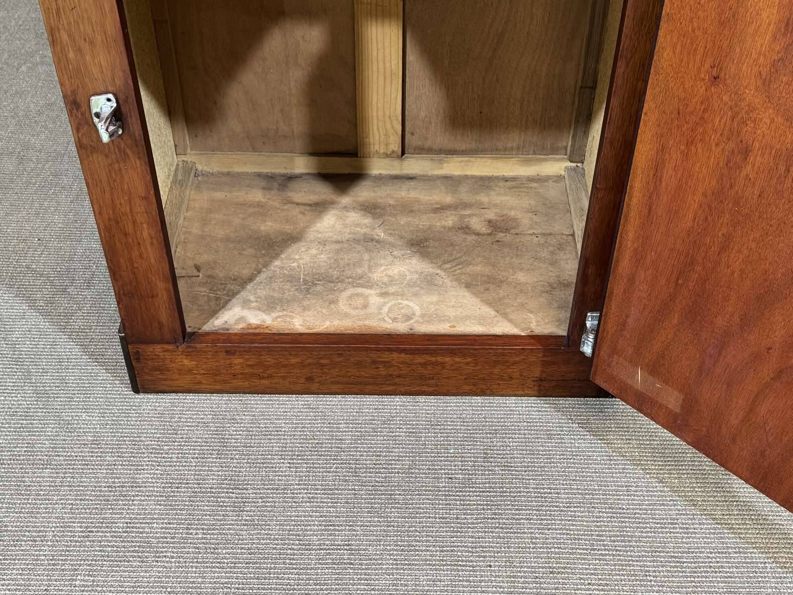 Bistro sideboard with 1 mahogany door and Formica top from the 1950s.