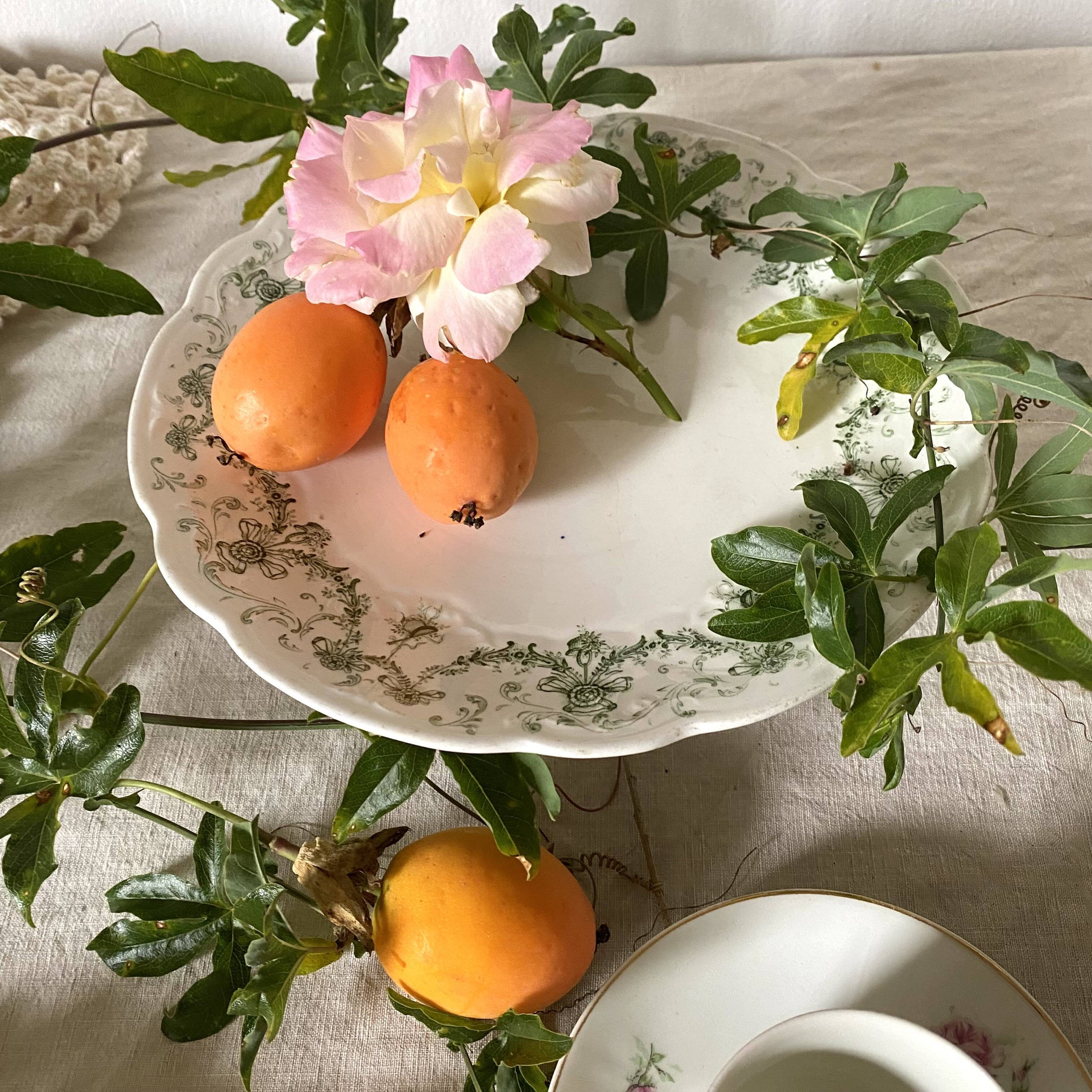 Standing dish, English porcelain compotier Ridgway