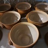 Soup bowls with lid and stoneware handles