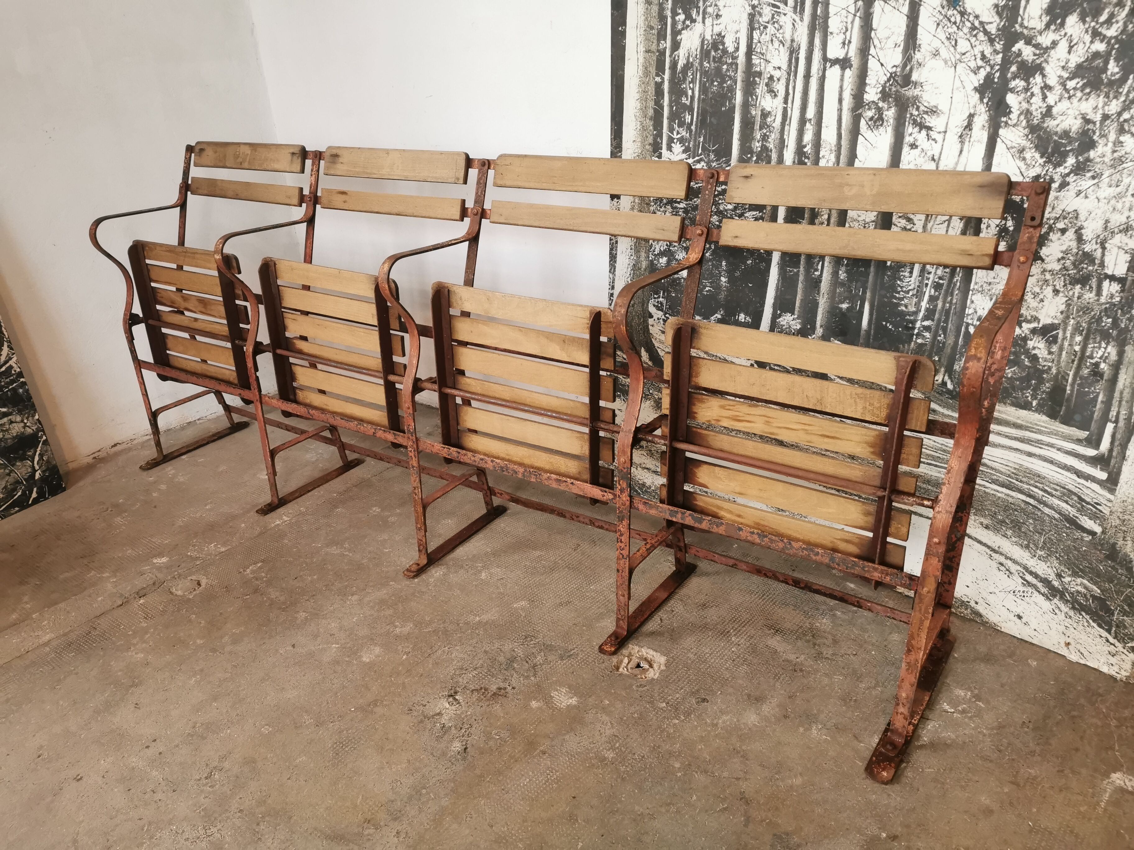 Theatre bench, folding seats
