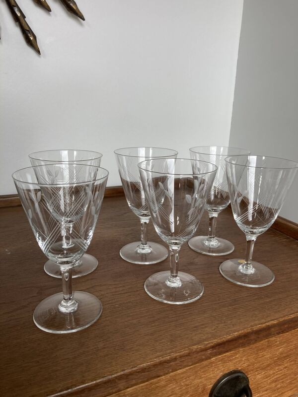 Série de 6 verres ciselés