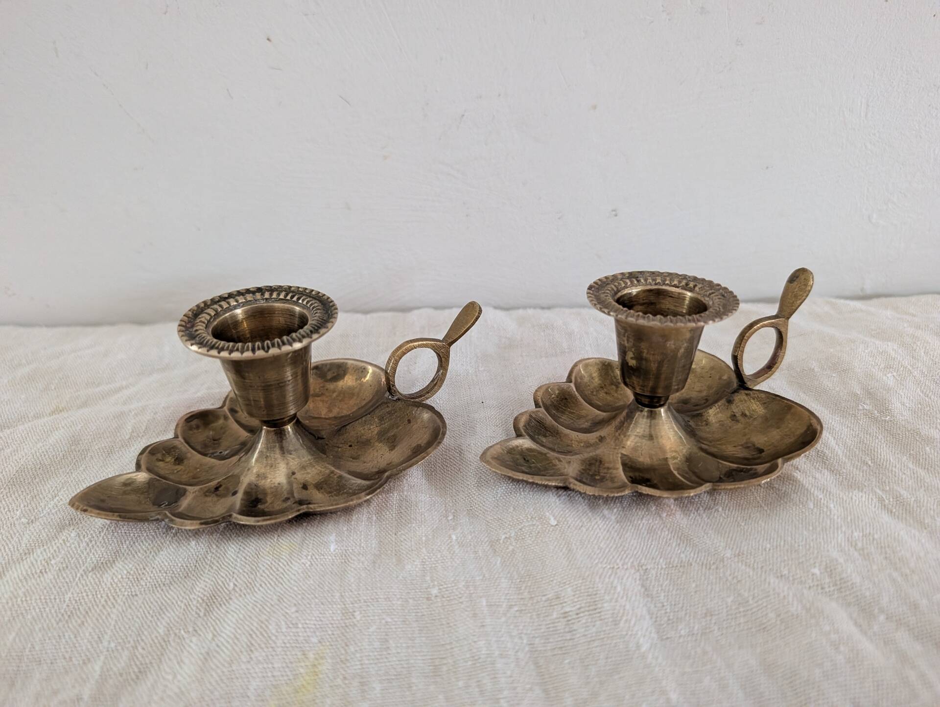 Pair of brass candle holders in the shape of a leaf – 1960s