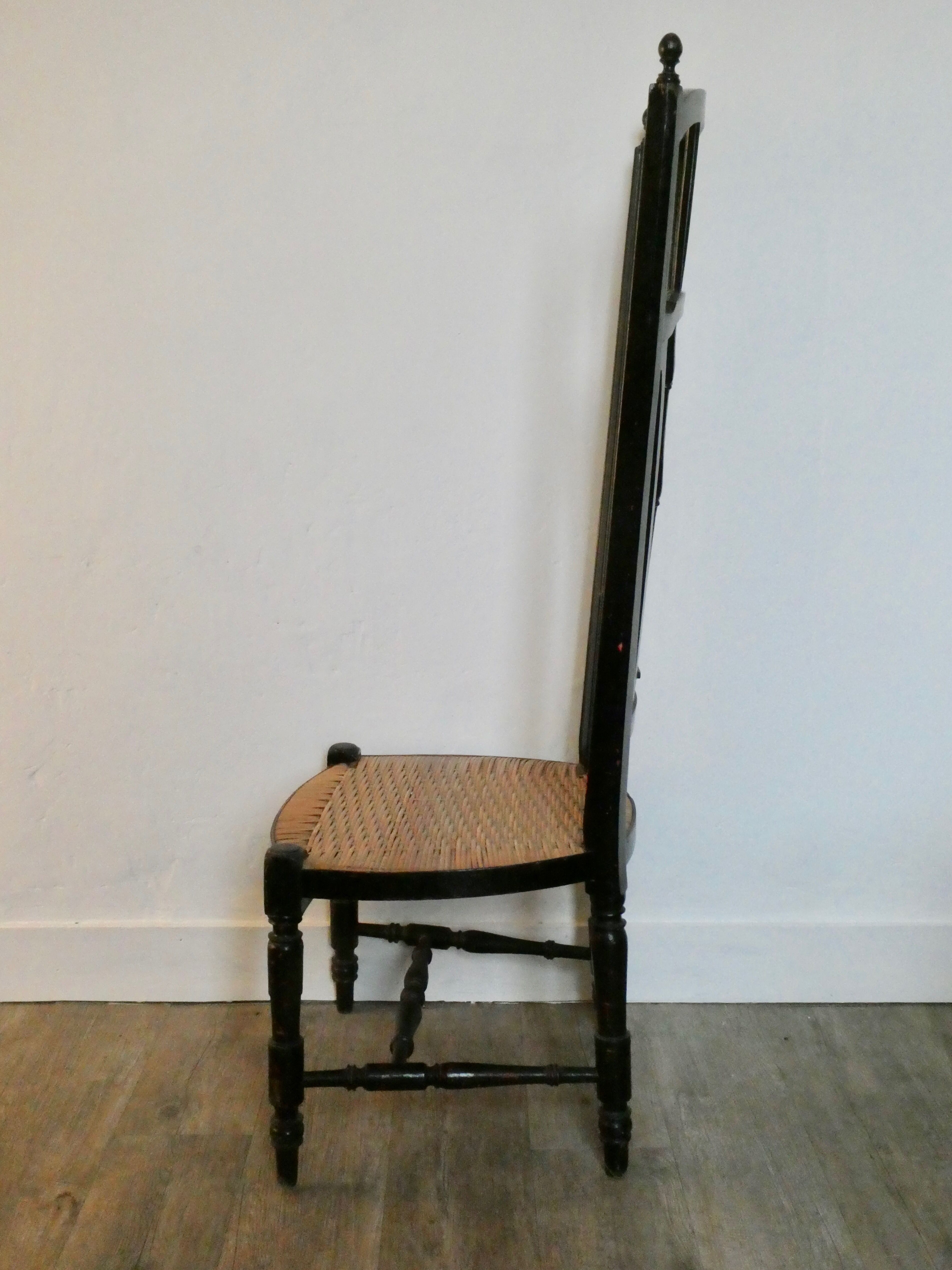 Provencal nanny chair with old canned seat