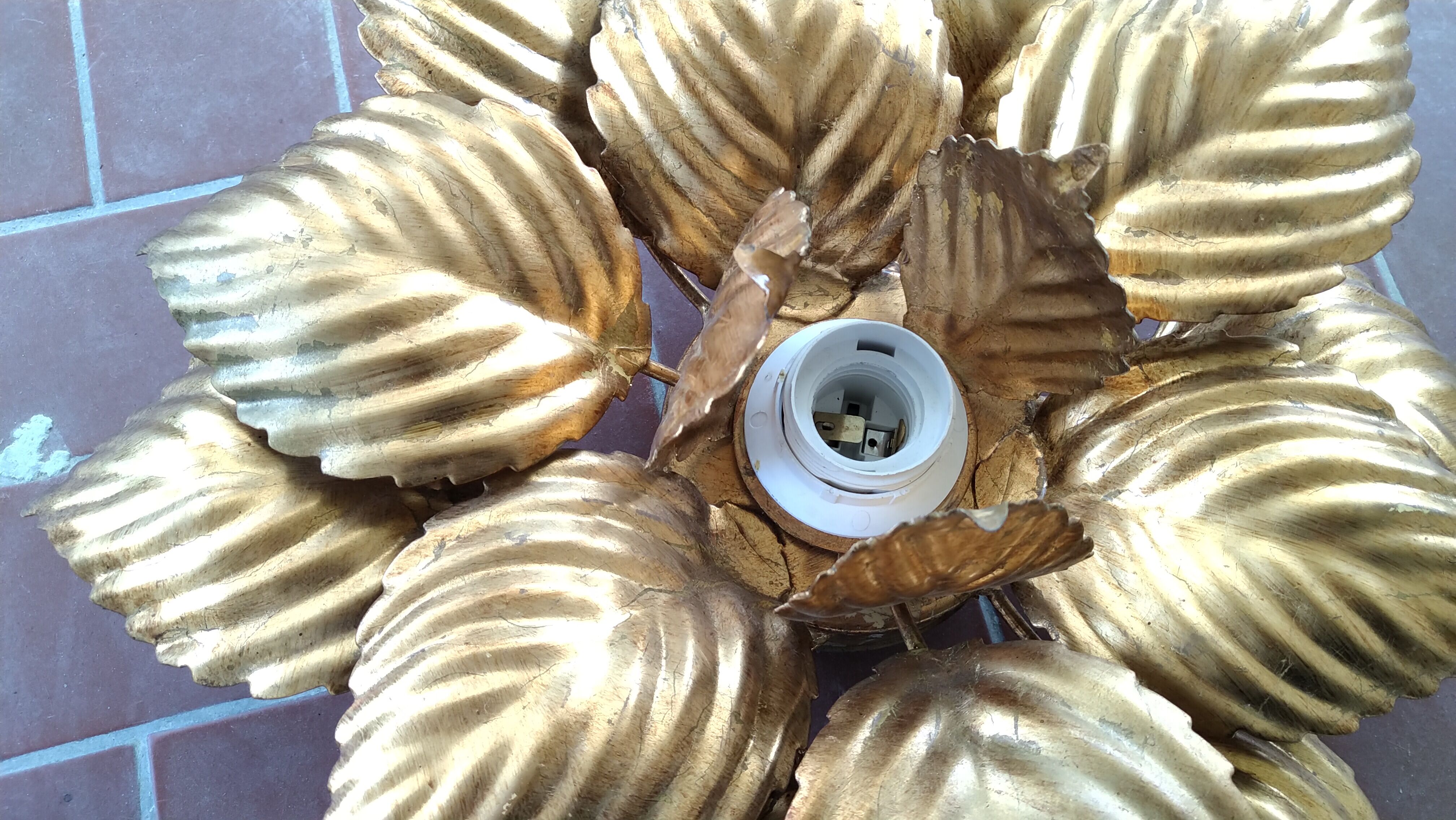 Flower sconce