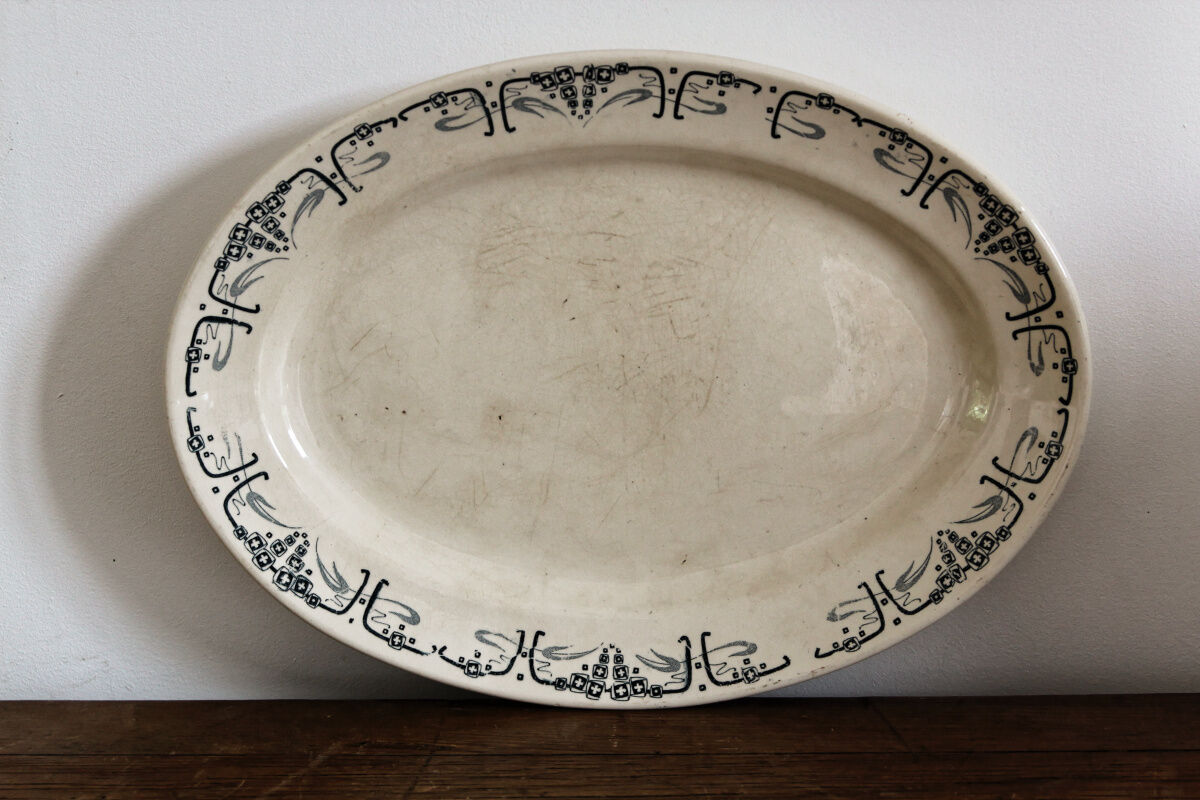 Pair of longchamp earthenware dishes, iron earth,
