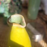 Vase soliflore en terre cuite émaillée vert anis