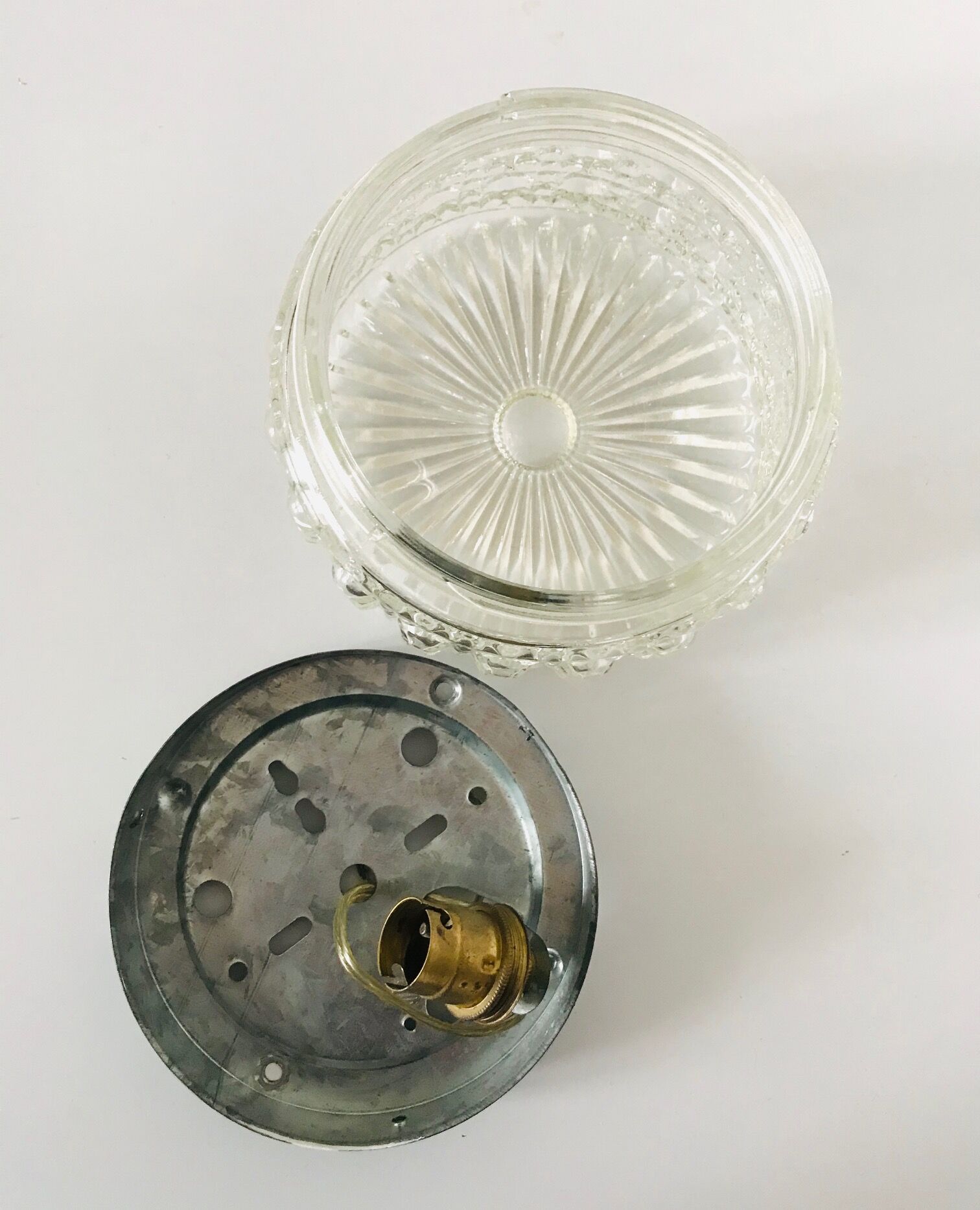 Round chiselled glass ceiling