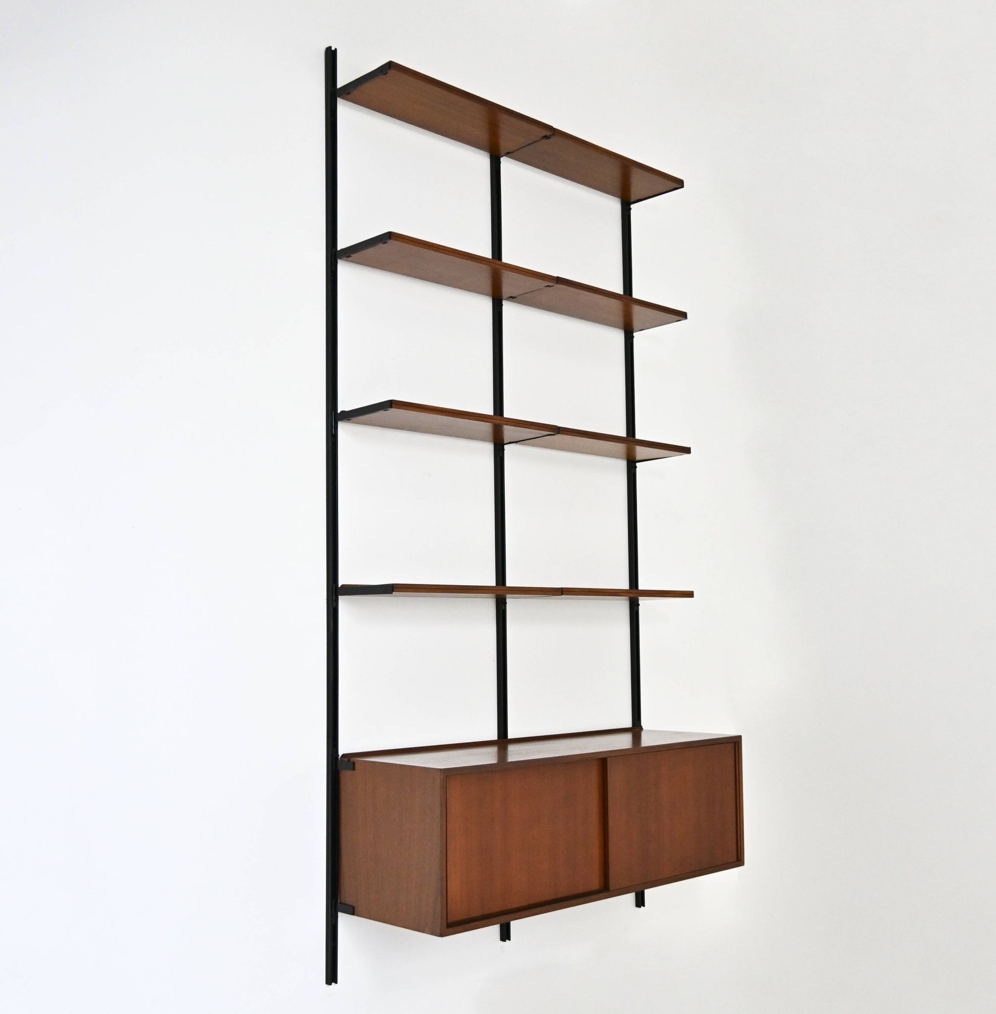Bibliothèque murale E22 par Osvaldo Borsani pour Tecno, années 1950