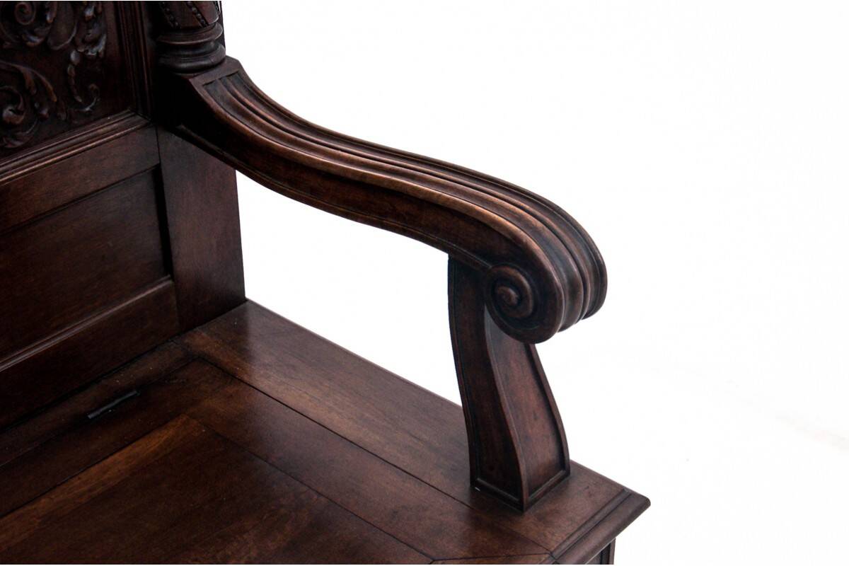 Box bench, France, around 1880.