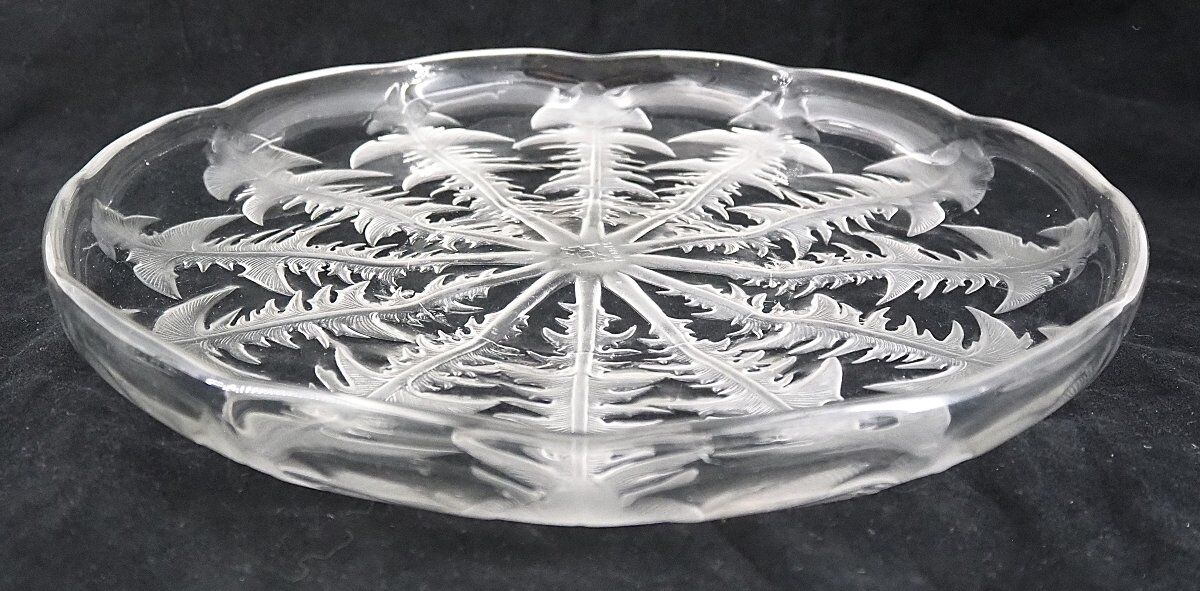 Dandelion cup signed Lalique VDA, glassware from Alsace