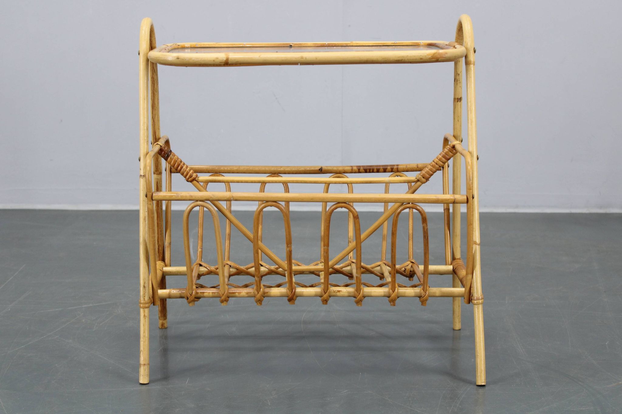 1970s Rattan Newspaper and Magazine Stand with Glass Top, Italy