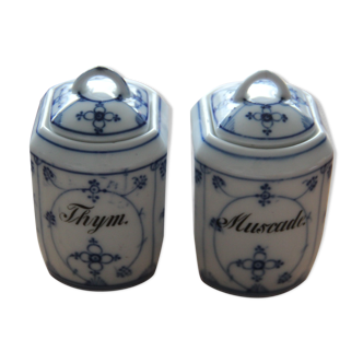 2 porcelain spice jars