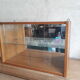 Vitrine murale en placage chêne vintage