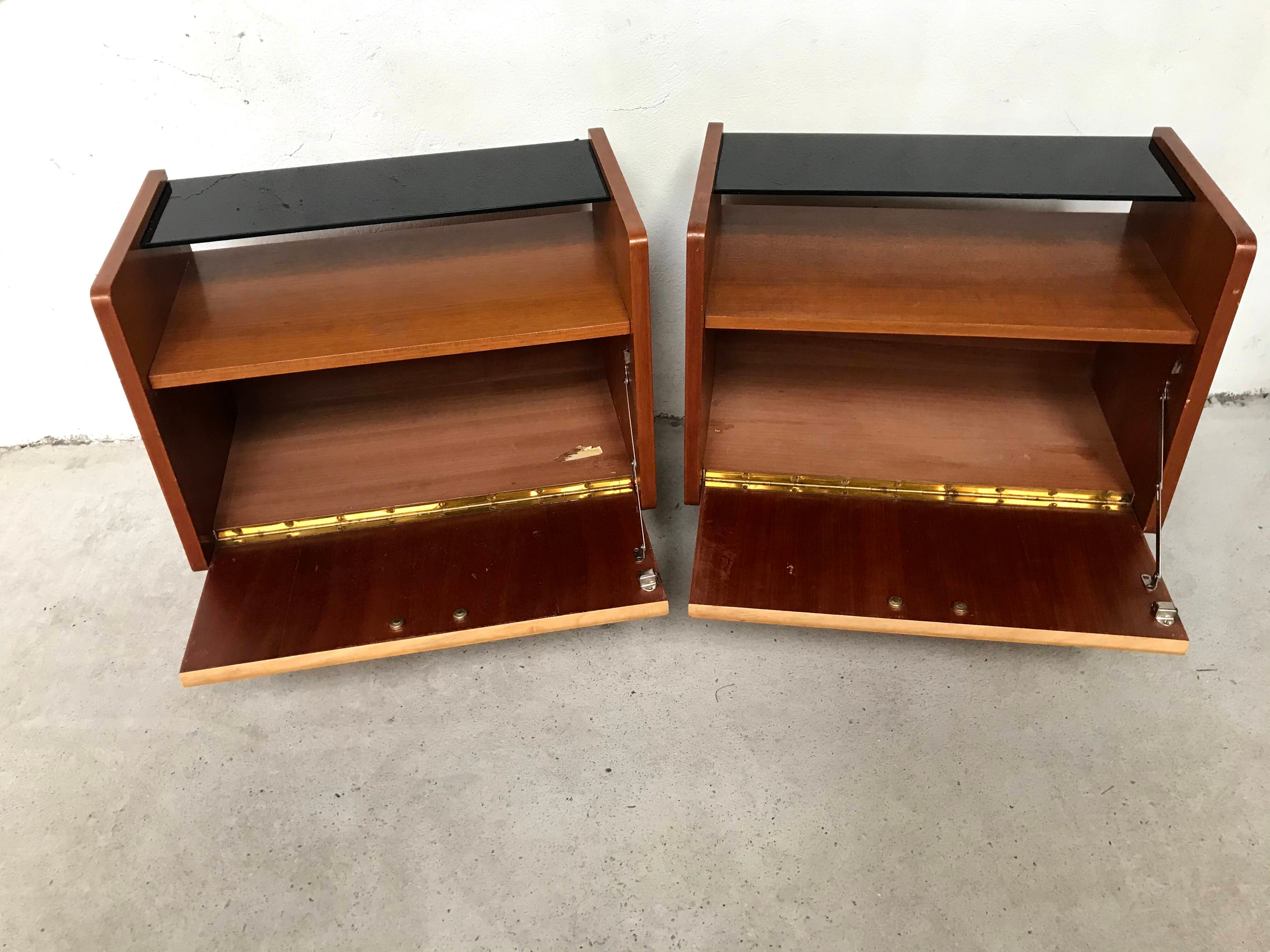 Chevets ou tables de nuit vintage années 60