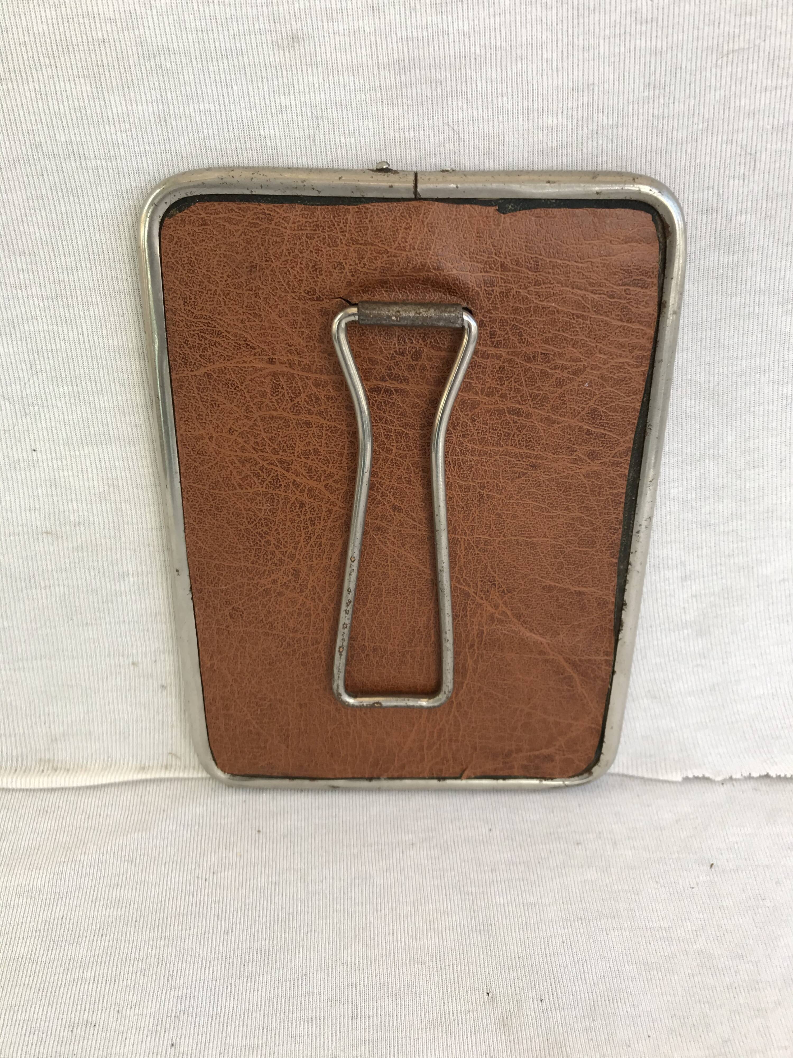 Former mirror barbier contour alu - trépied - brown background vintage decoration