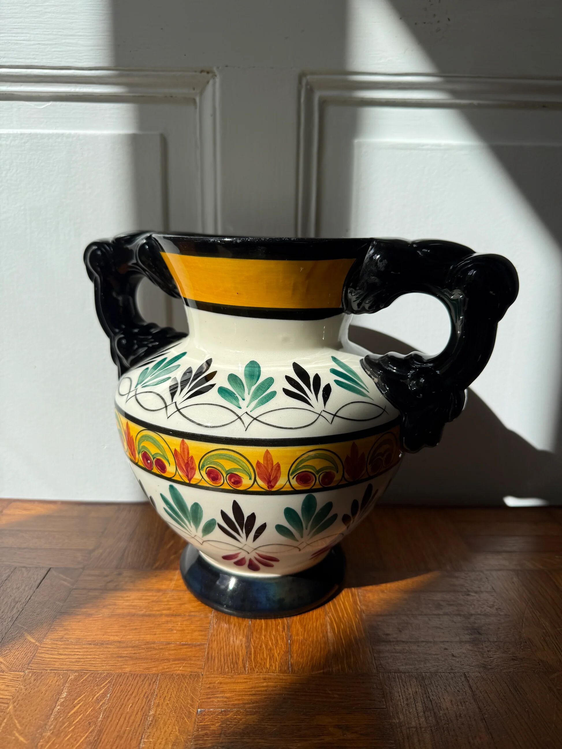 Quimper vase in ceramic – hand-painted decoration