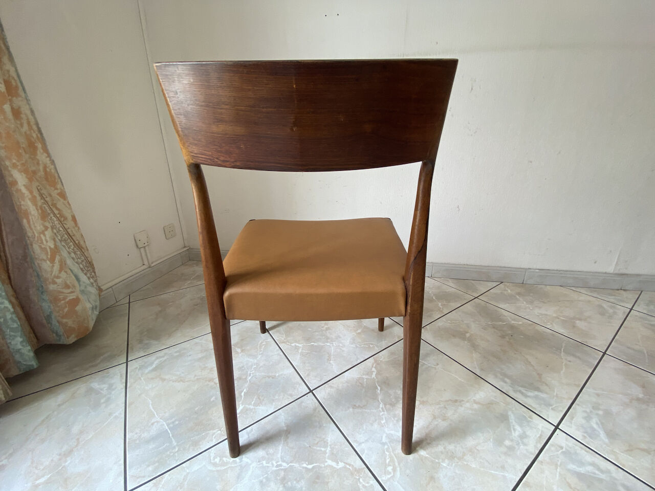 Mle 38 rio rosewood dining table by Henry Rosengren Hansen and 6 matching chairs