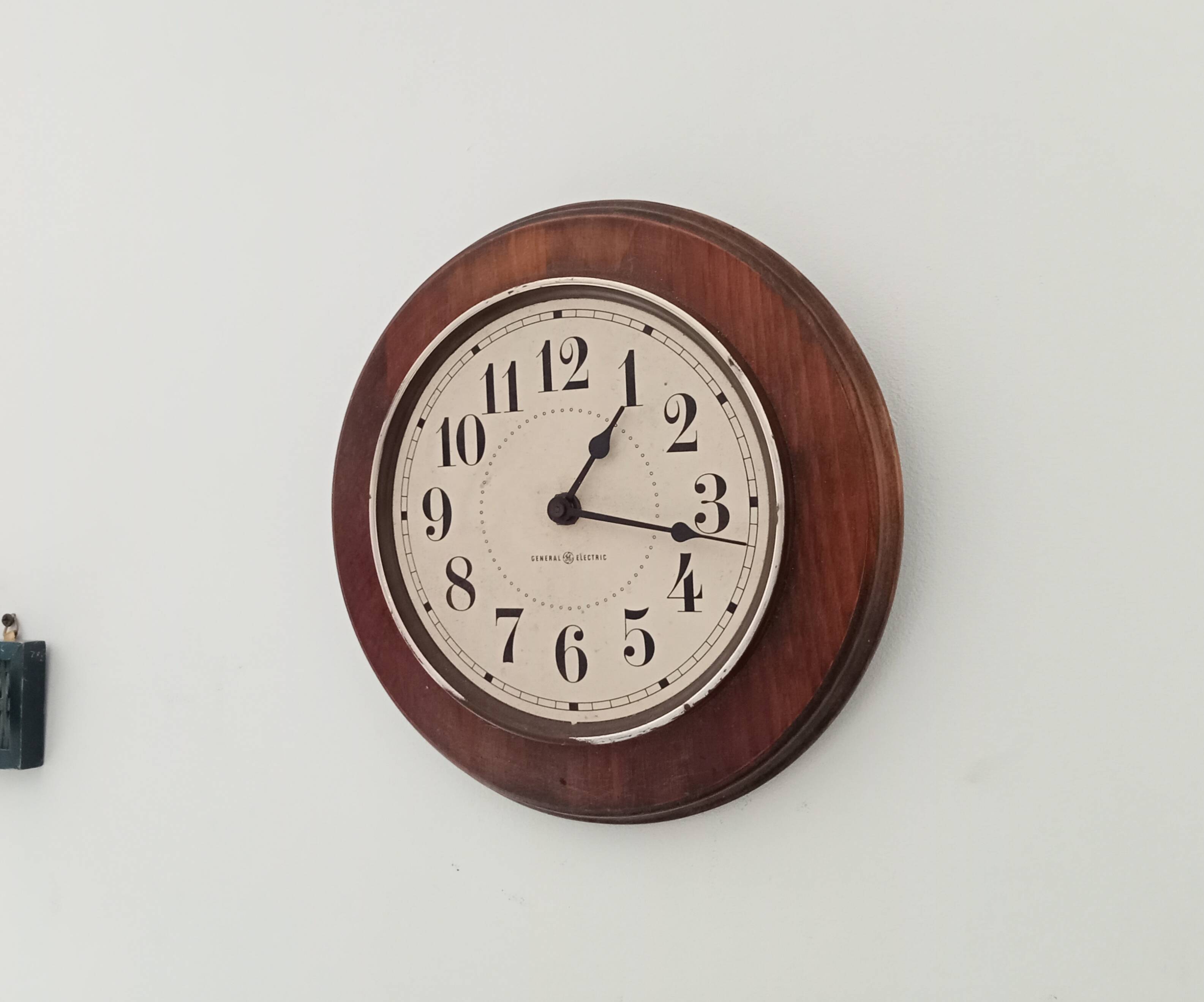 Vintage General Electric clock 70s