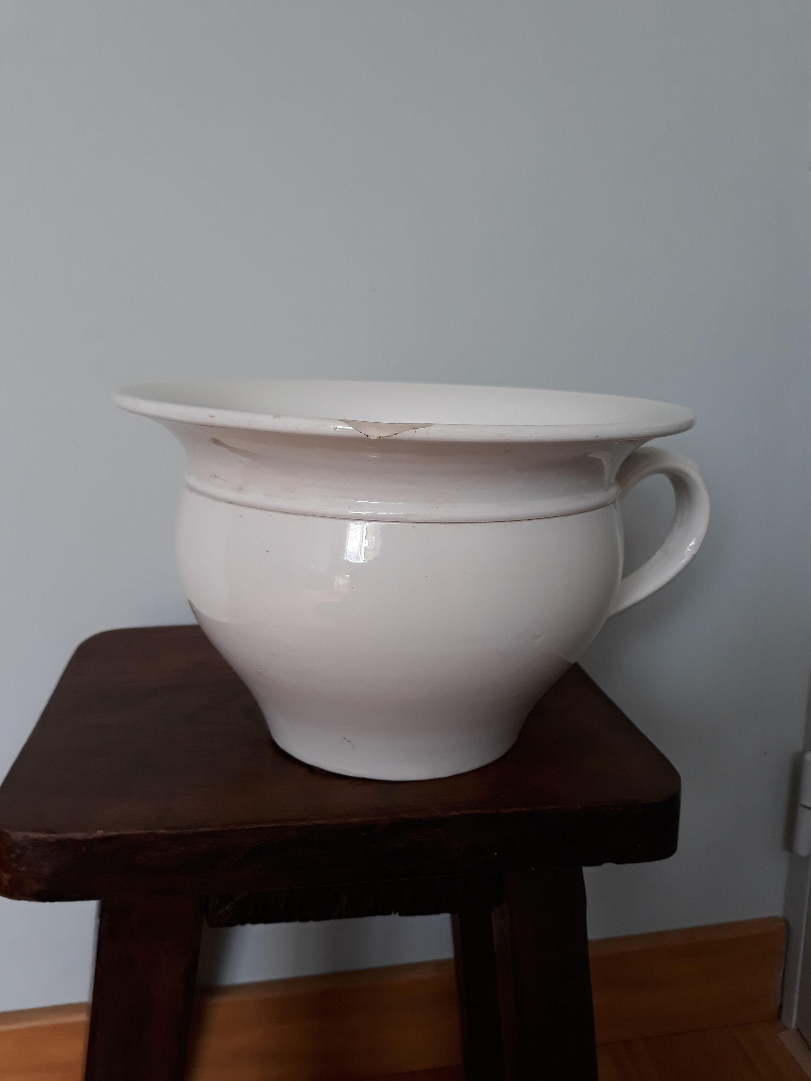 Enamelled earthenware pot with badonviller handle 30s