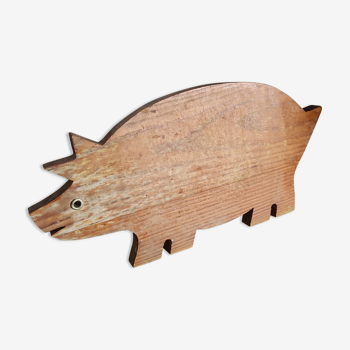 Pig-shaped cutting board