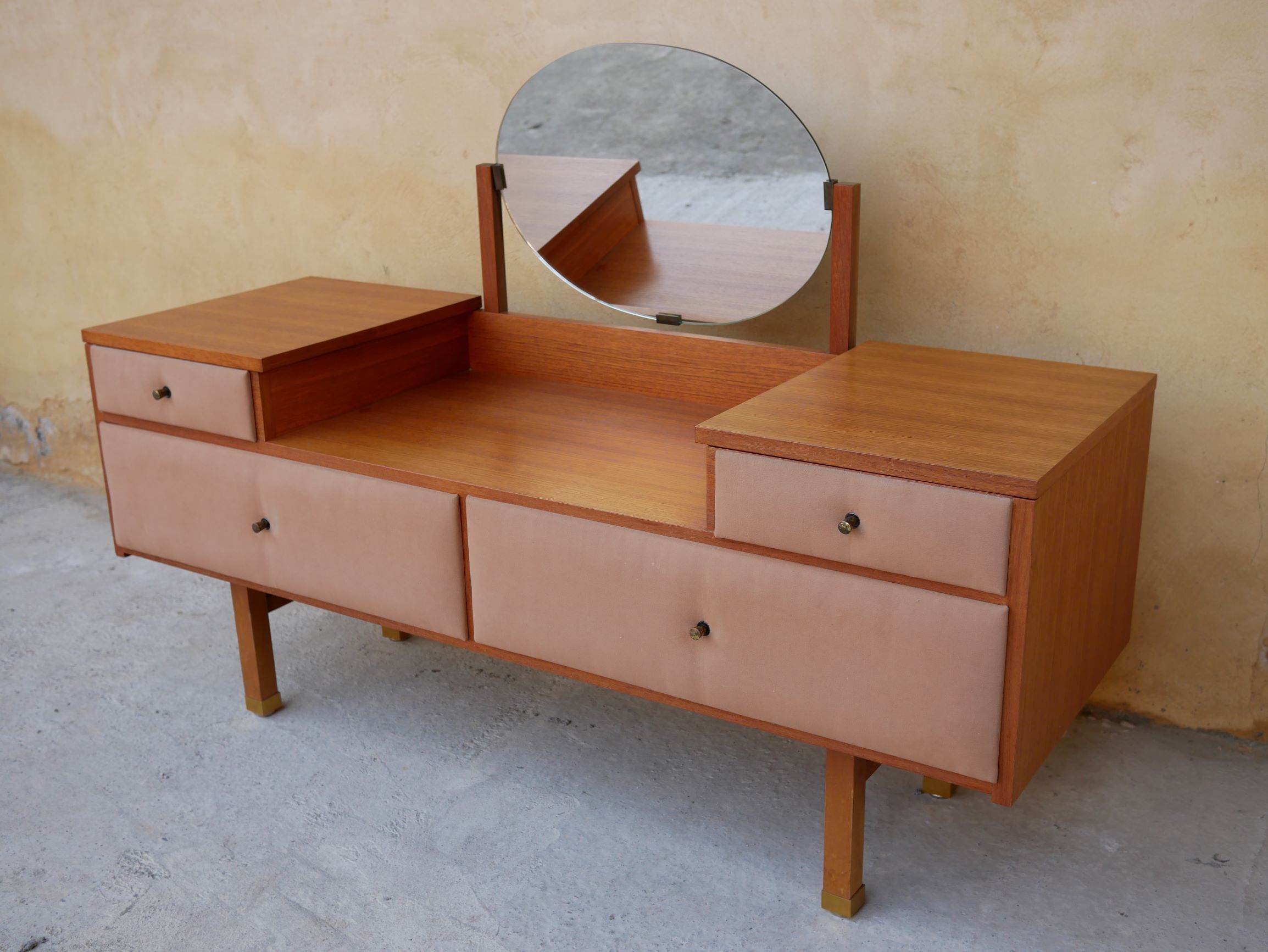 Dressing table / Dresser by Roger Landault