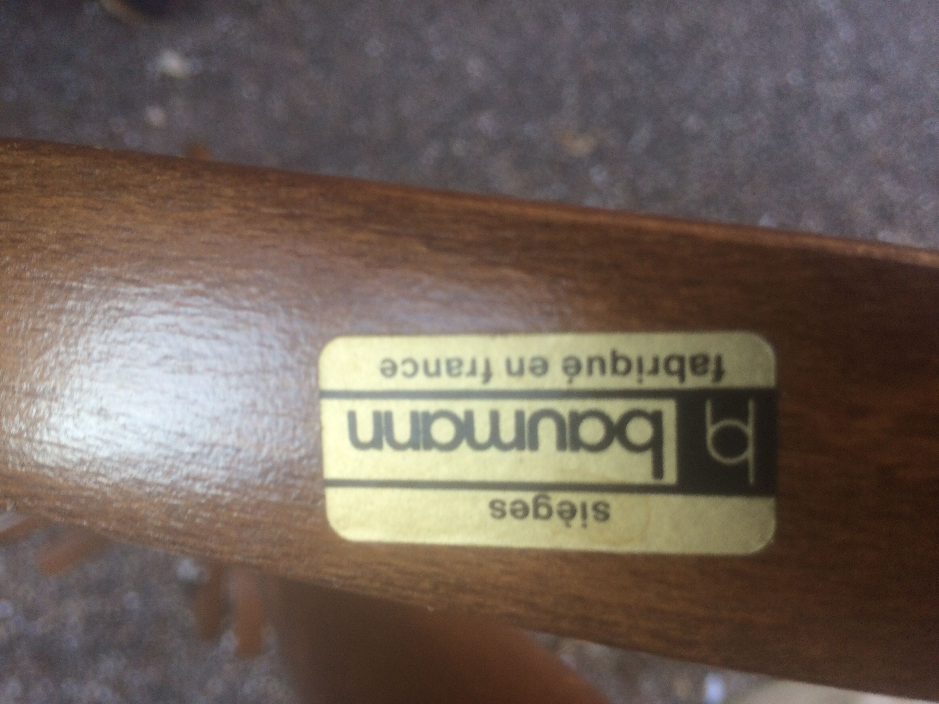 Coatrack Parrot Baumann