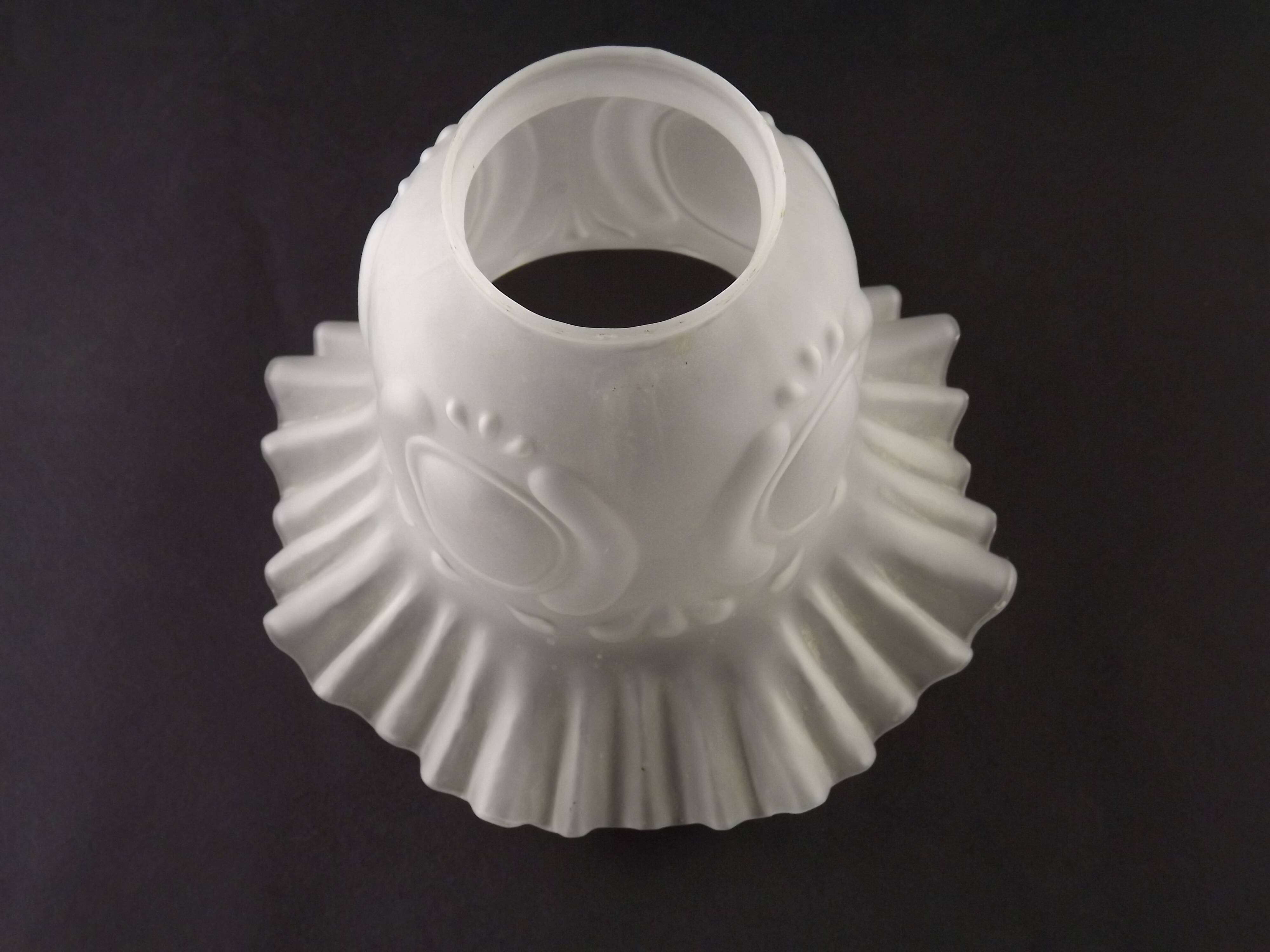 Abat-jour décoratif français vintage blanc opaque avec bordure à volants