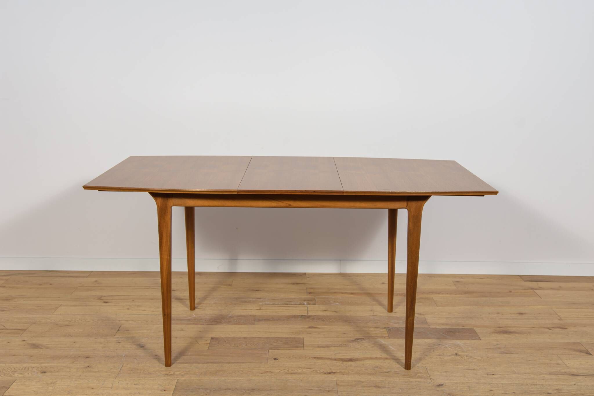 Table à manger extensible en teck du milieu du siècle de McIntosh, Royaume-Uni.