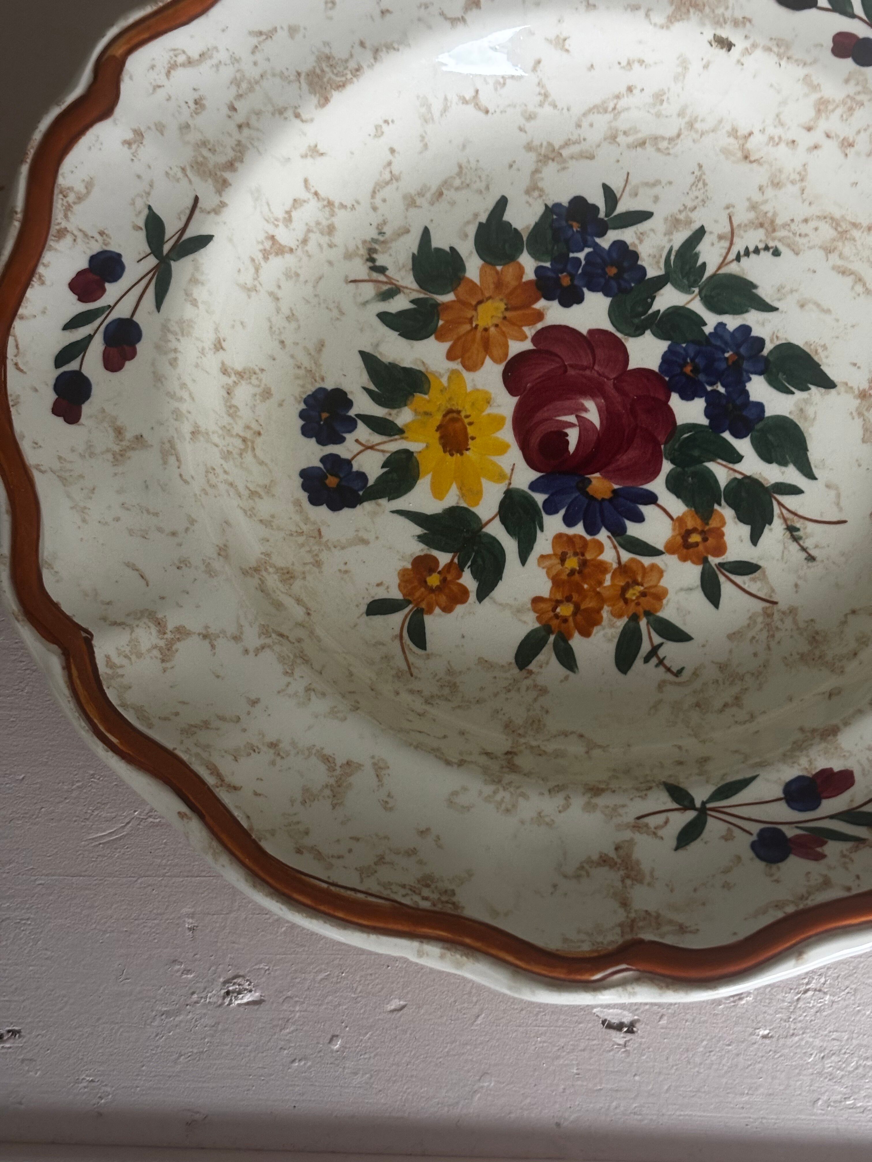 Ancienne assiette creuse Longchamp modèle mistral
