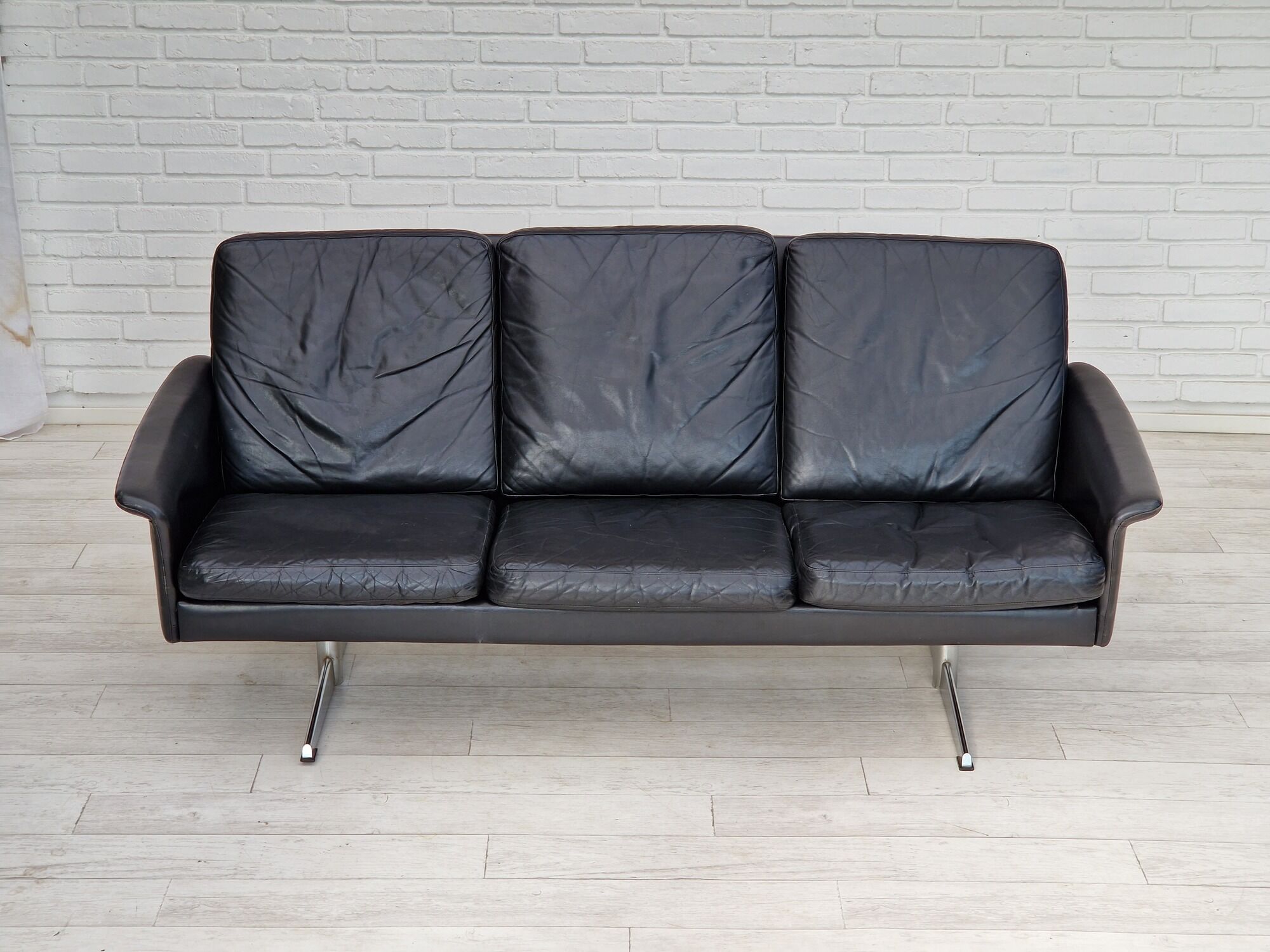 1970s, Danish design by Georg Thams for Vejen Møbelfabrik, 3 seater sofa, leather.